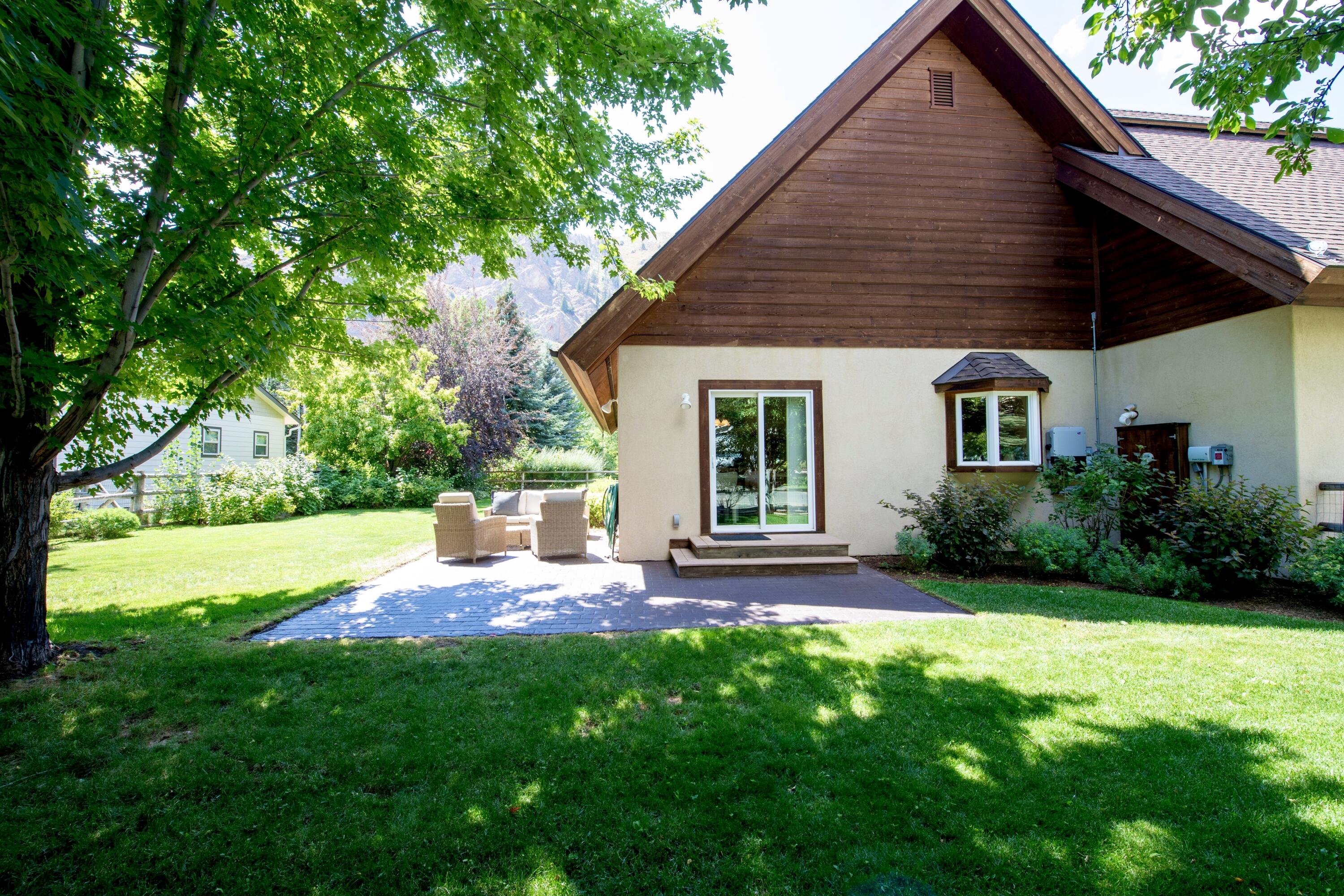 Hailey, Idaho 83333, United States, 4 Bedrooms Bedrooms, ,3 BathroomsBathrooms,Residential,Pending,192725