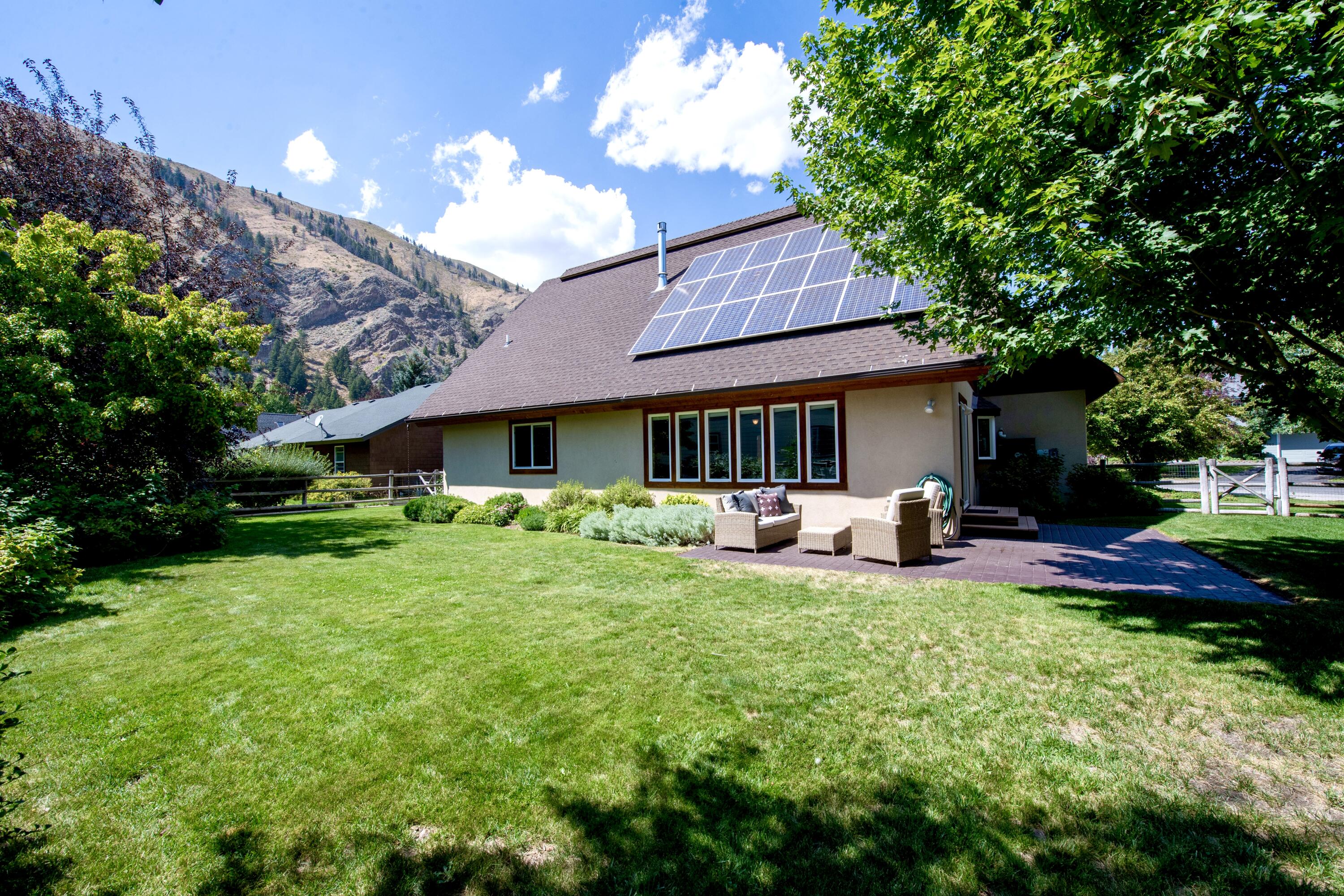 Hailey, Idaho 83333, United States, 4 Bedrooms Bedrooms, ,3 BathroomsBathrooms,Residential,Pending,192725