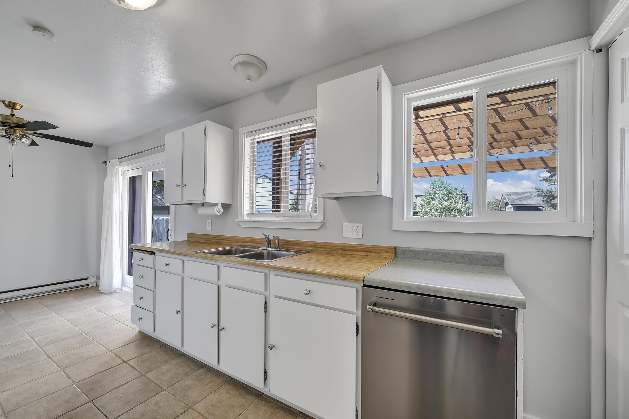 Hailey, Idaho 83333, United States, 3 Bedrooms Bedrooms, ,1 BathroomBathrooms,Residential,Pending,48202