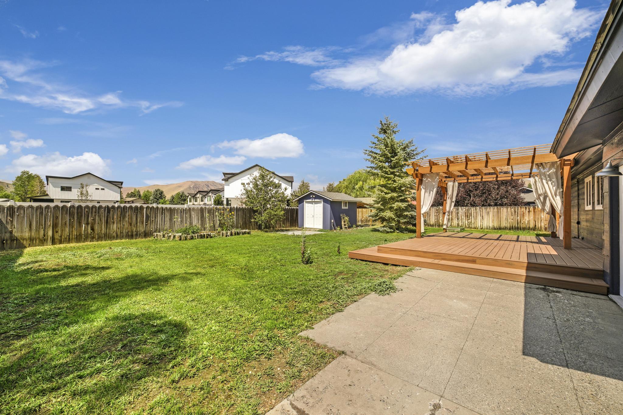 Hailey, Idaho 83333, United States, 3 Bedrooms Bedrooms, ,1 BathroomBathrooms,Residential,Pending,48202