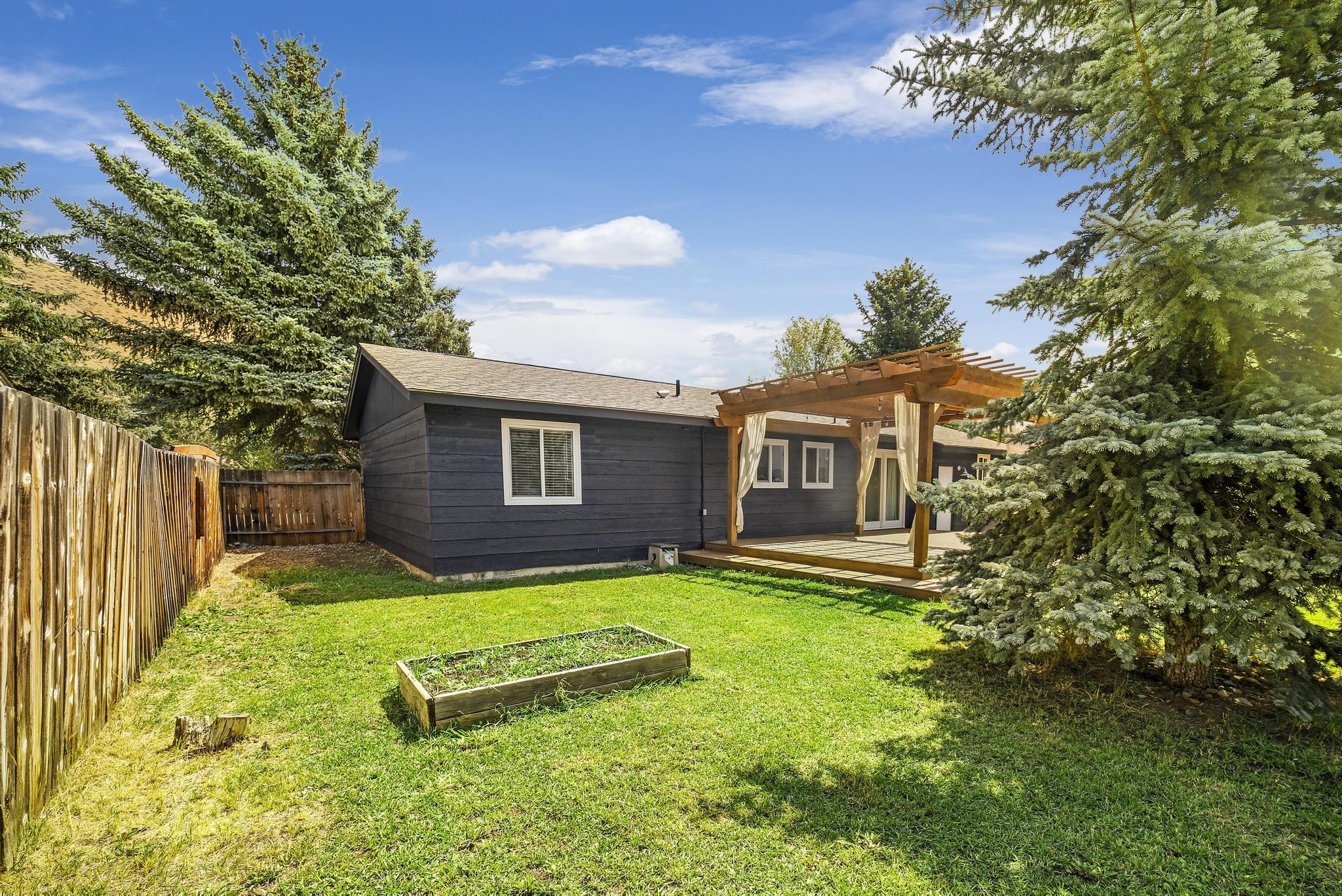 Hailey, Idaho 83333, United States, 3 Bedrooms Bedrooms, ,1 BathroomBathrooms,Residential,Pending,48202