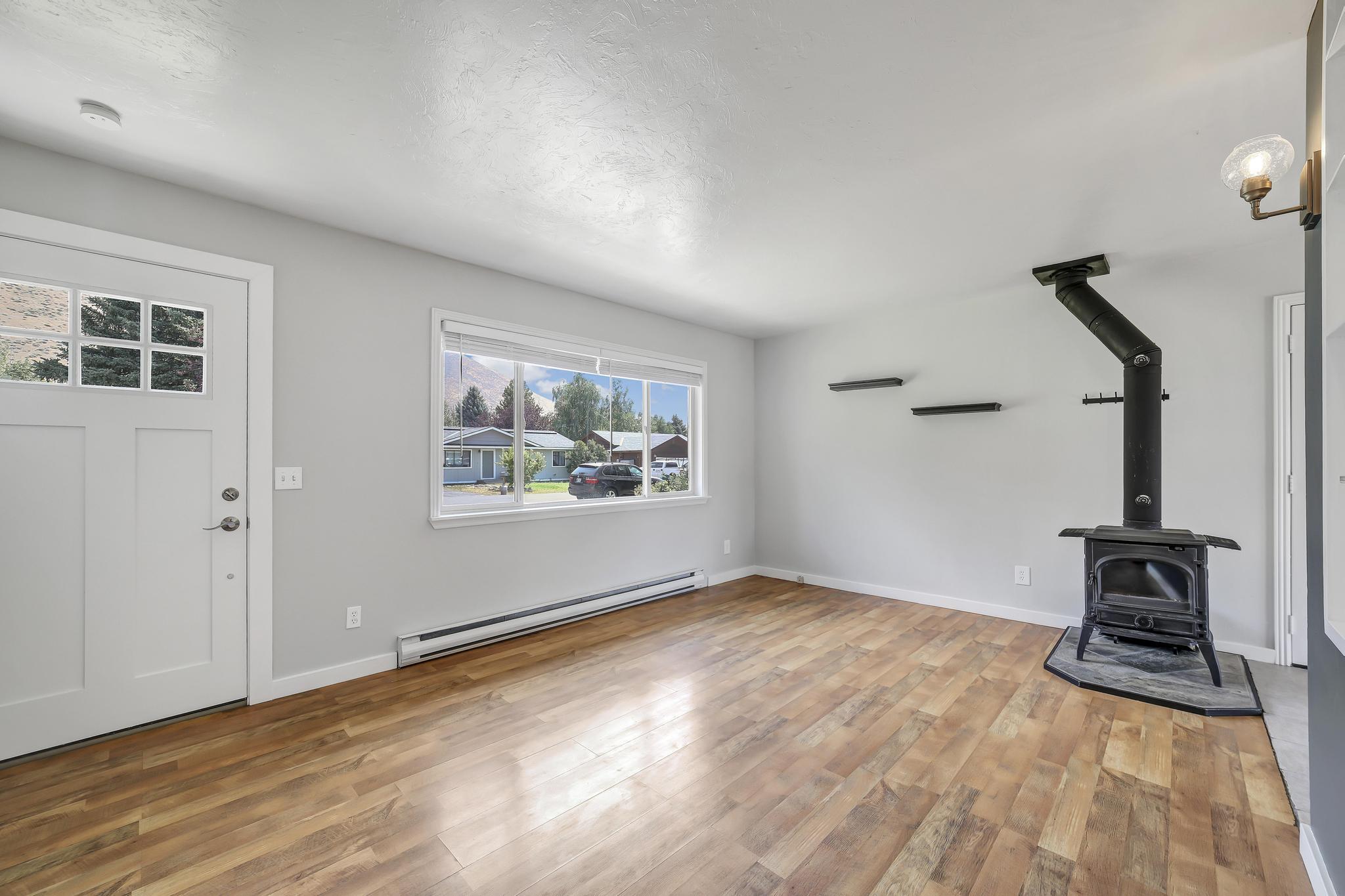 Hailey, Idaho 83333, United States, 3 Bedrooms Bedrooms, ,1 BathroomBathrooms,Residential,Pending,48202