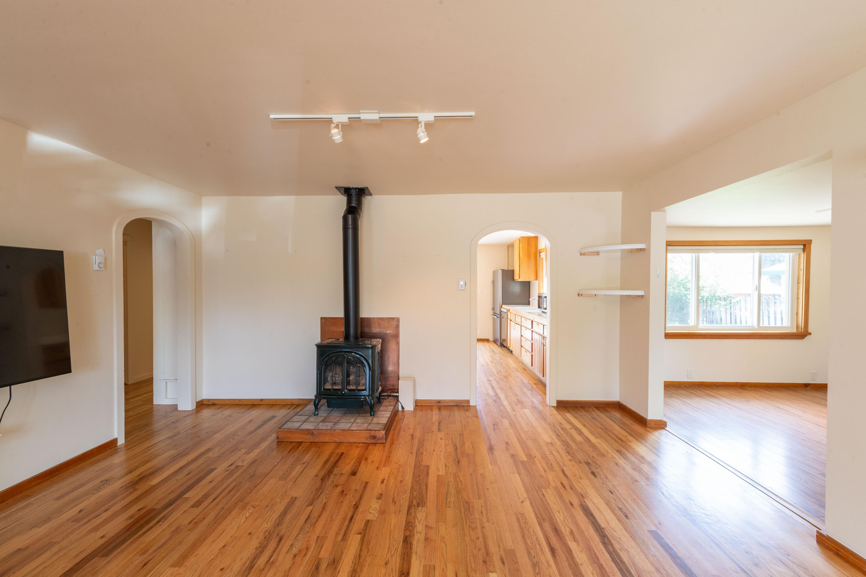 312 N 3rd St, Bellevue, Idaho image 5