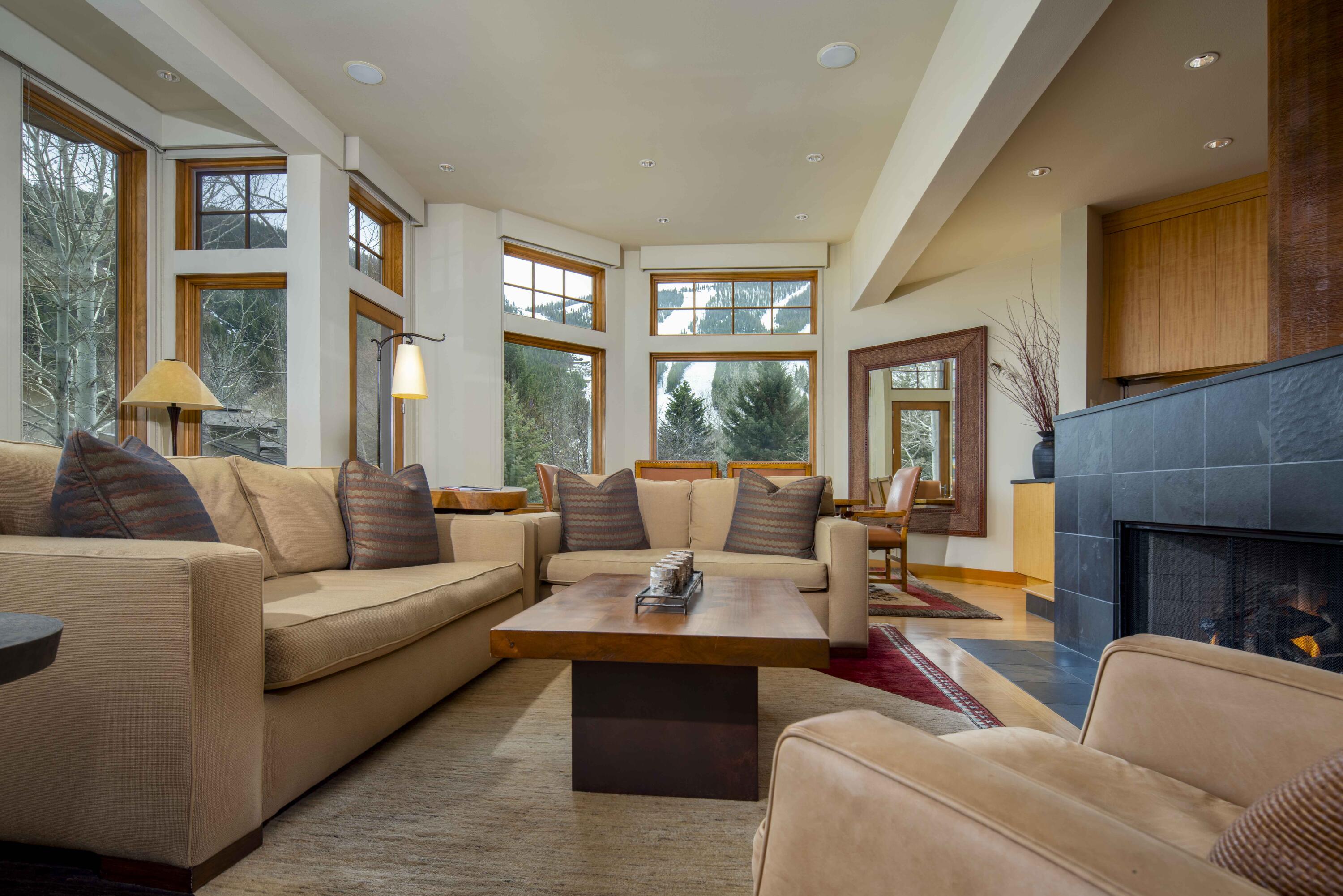 Ketchum, Idaho 83340, United States, 4 Bedrooms Bedrooms, ,4 BathroomsBathrooms,Residential,Pending,25642