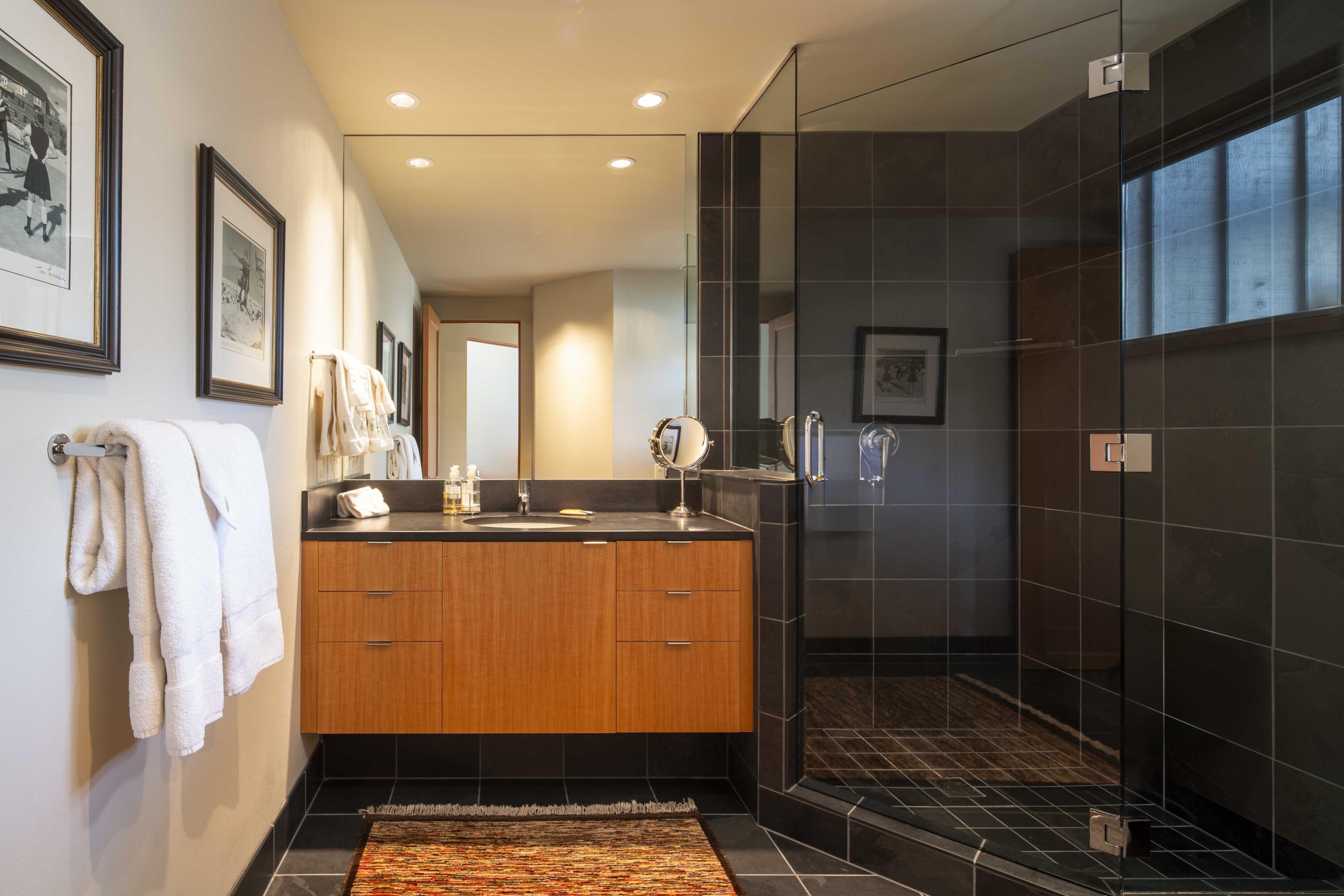 Ketchum, Idaho 83340, United States, 4 Bedrooms Bedrooms, ,4 BathroomsBathrooms,Residential,Pending,25642