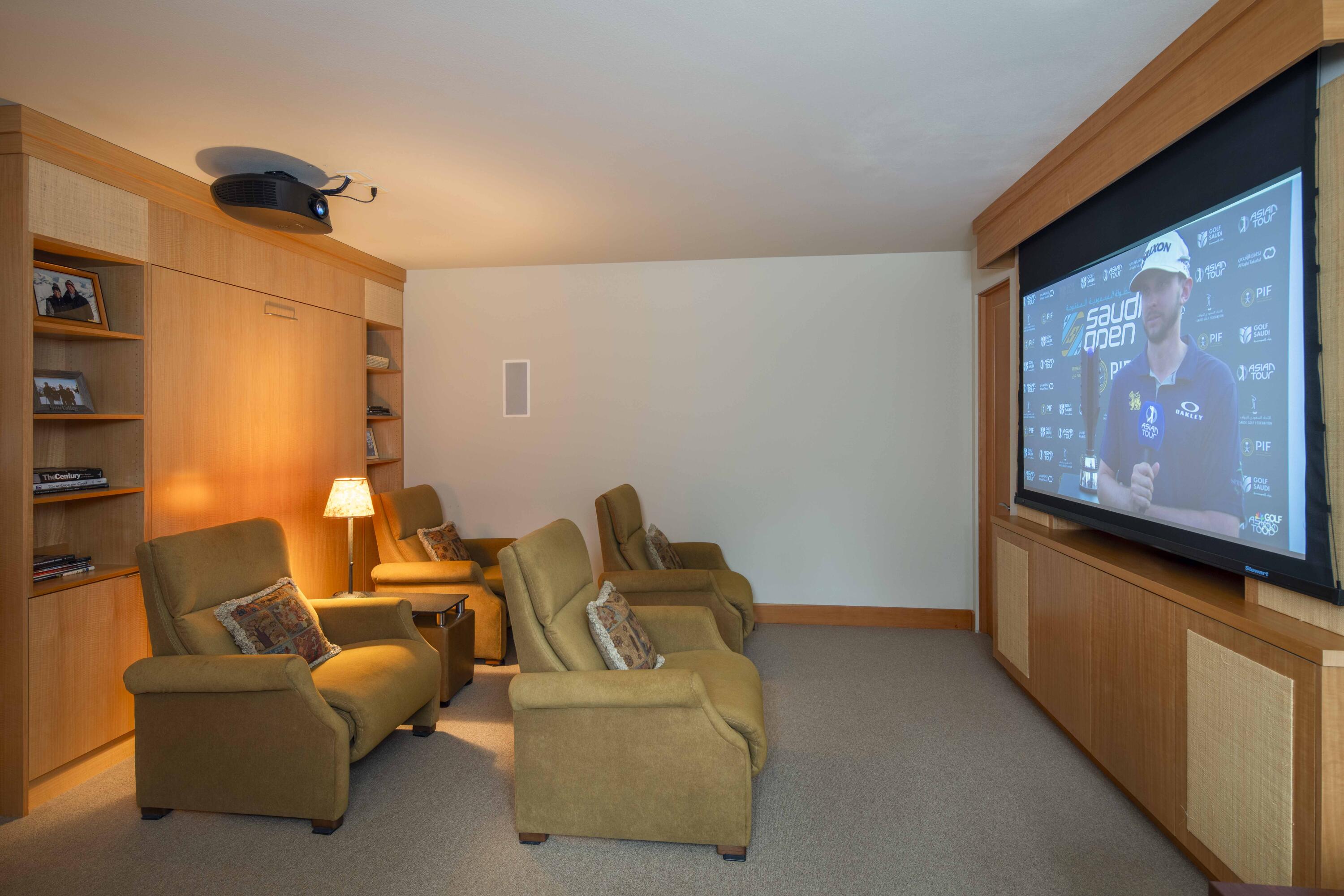 Ketchum, Idaho 83340, United States, 4 Bedrooms Bedrooms, ,4 BathroomsBathrooms,Residential,Pending,25642