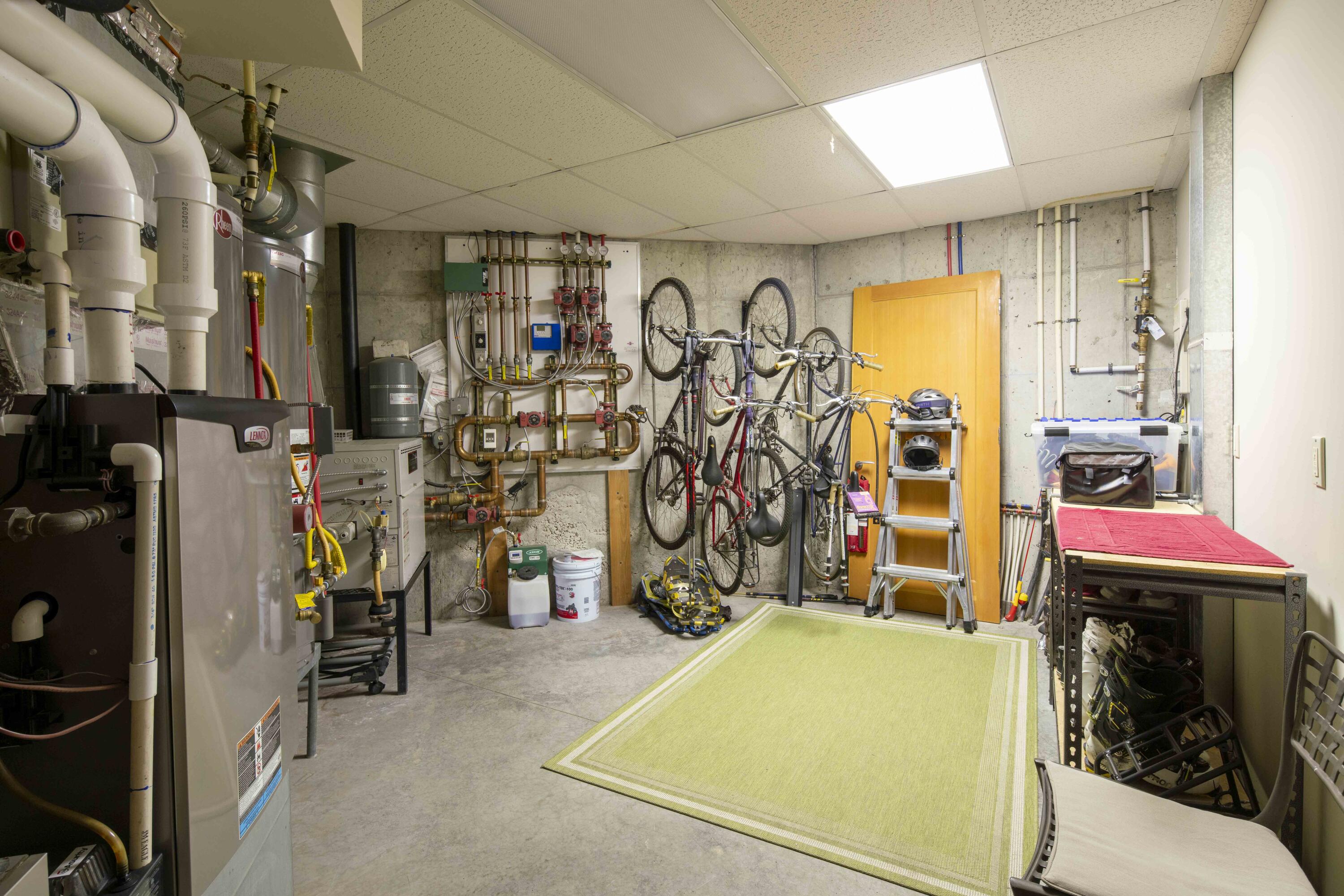 Ketchum, Idaho 83340, United States, 4 Bedrooms Bedrooms, ,4 BathroomsBathrooms,Residential,Pending,25642