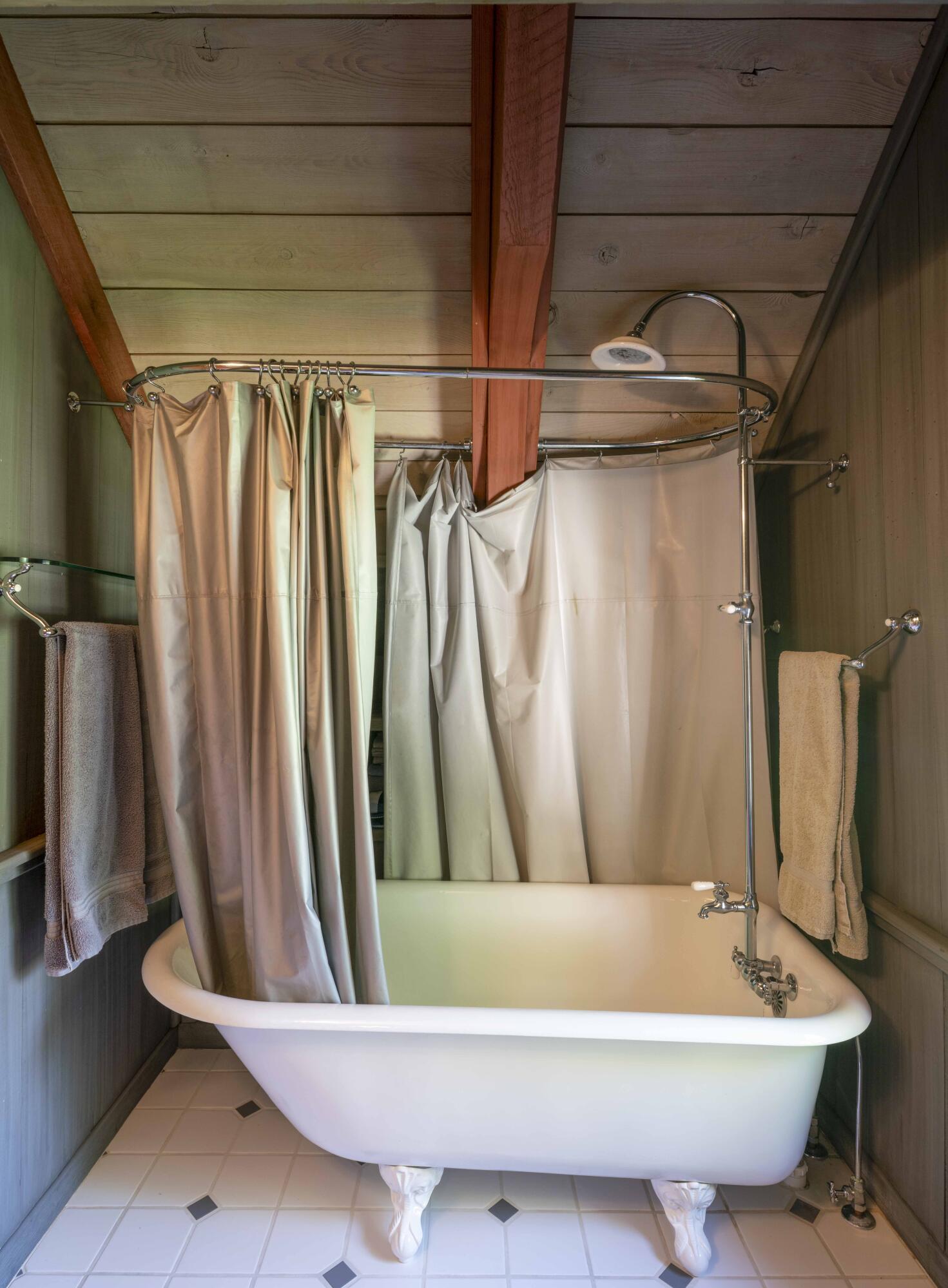 Main House Bathroom 3 - 2