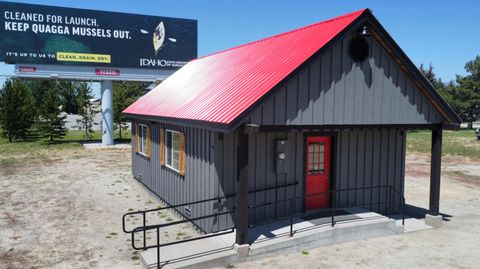 Photo of 101 2nd St E, Fairfield, ID 83327 (MLS # 26-334000)