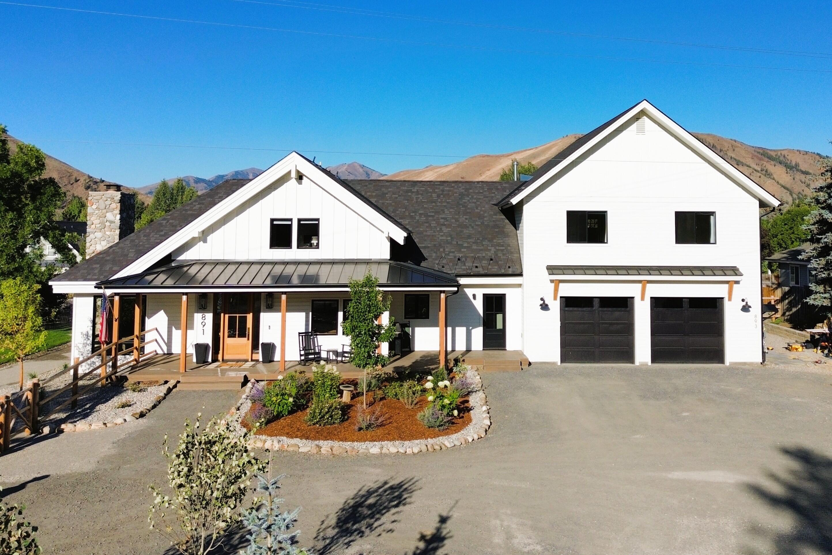 Hailey, Idaho 83333, United States, 5 Bedrooms Bedrooms, ,4 BathroomsBathrooms,Residential,Pending,212207