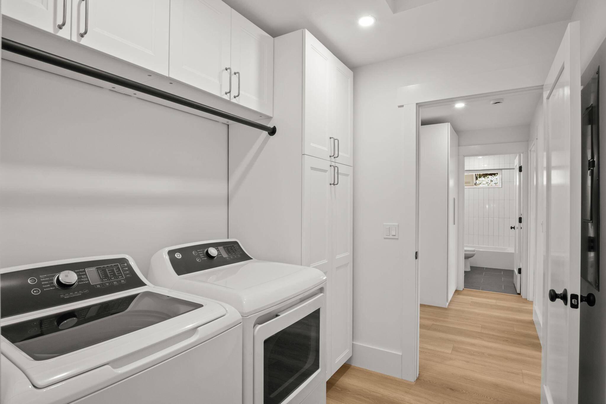 Hailey, Idaho 83333, United States, 5 Bedrooms Bedrooms, ,4 BathroomsBathrooms,Residential,Pending,212207