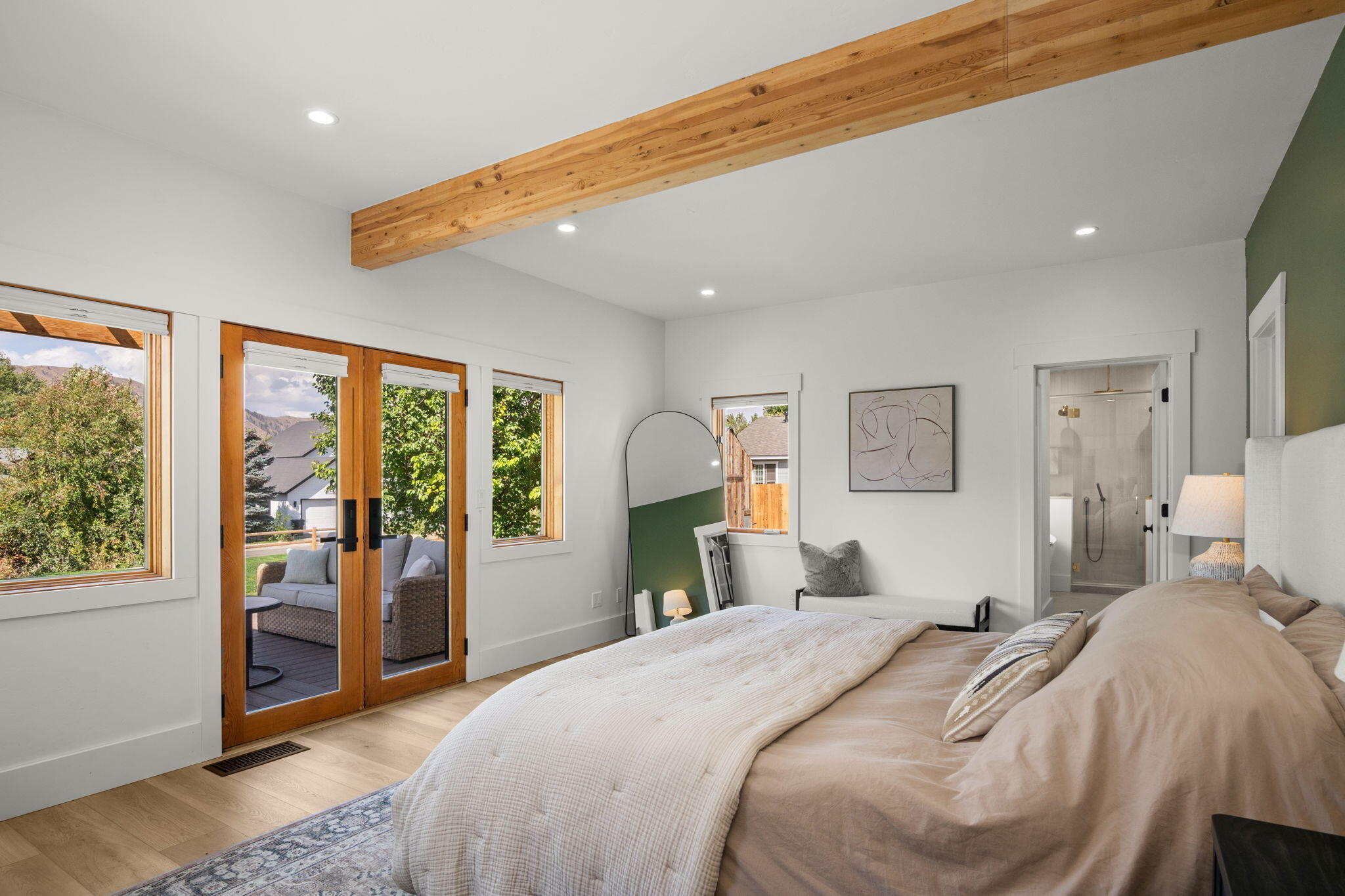 Hailey, Idaho 83333, United States, 5 Bedrooms Bedrooms, ,4 BathroomsBathrooms,Residential,Pending,212207