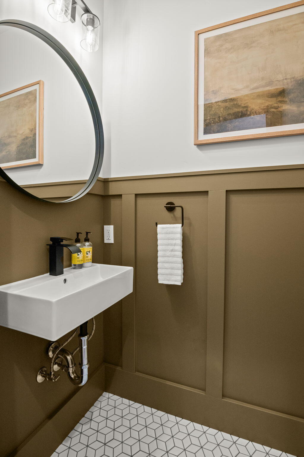 Hailey, Idaho 83333, United States, 5 Bedrooms Bedrooms, ,4 BathroomsBathrooms,Residential,Pending,212207