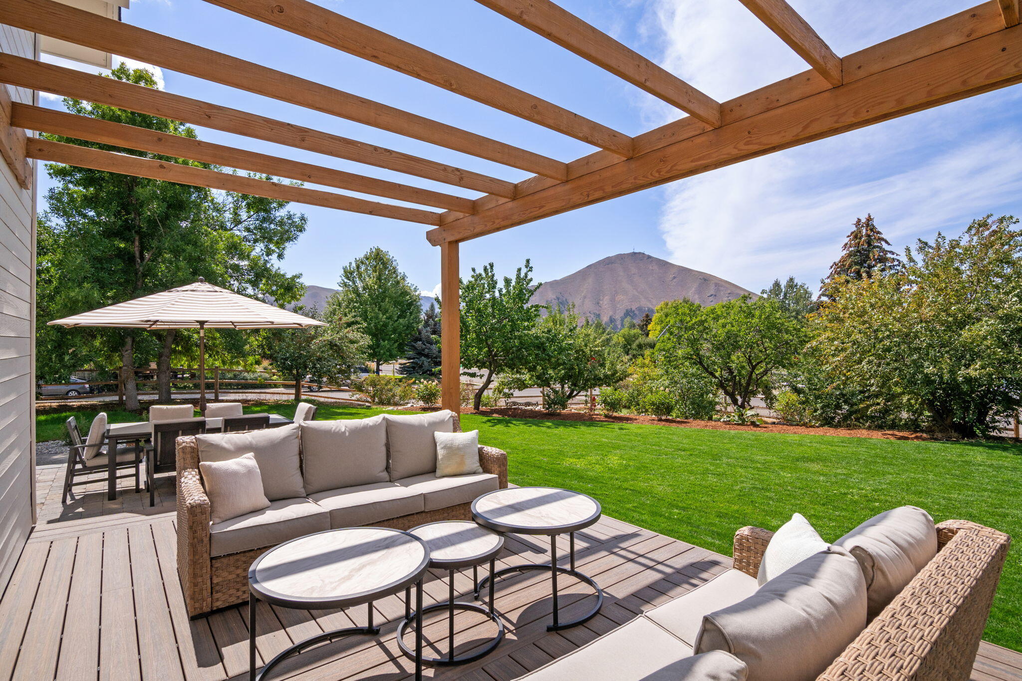 Hailey, Idaho 83333, United States, 5 Bedrooms Bedrooms, ,4 BathroomsBathrooms,Residential,Pending,212207