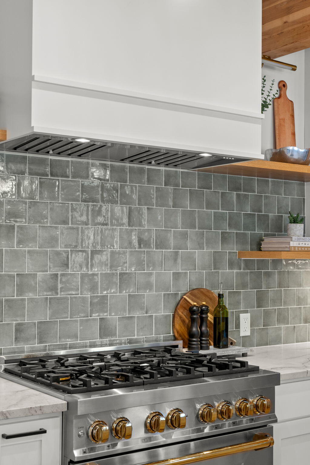 Hailey, Idaho 83333, United States, 5 Bedrooms Bedrooms, ,4 BathroomsBathrooms,Residential,Pending,212207