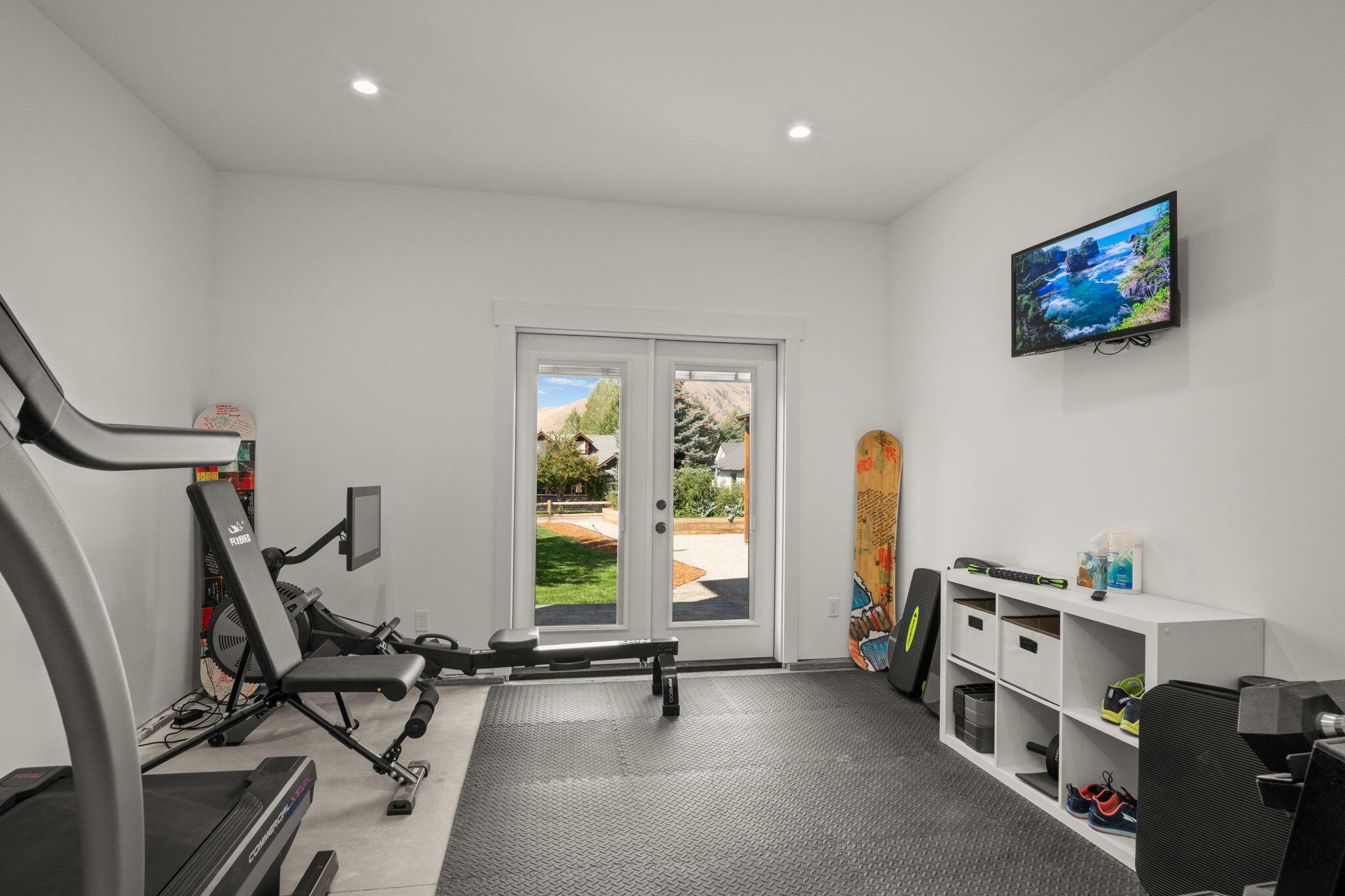 Hailey, Idaho 83333, United States, 5 Bedrooms Bedrooms, ,4 BathroomsBathrooms,Residential,Pending,212207