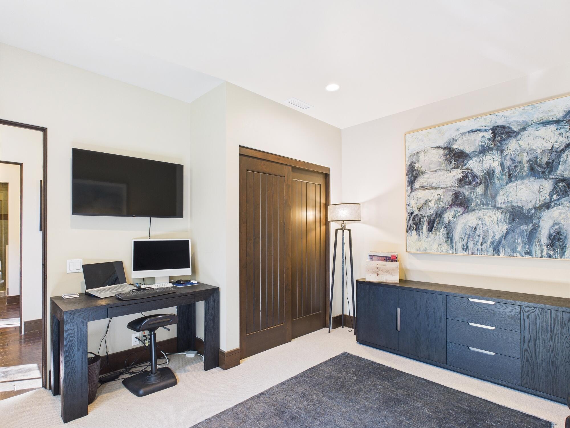 CAM03555G0-PR0090-STILL006