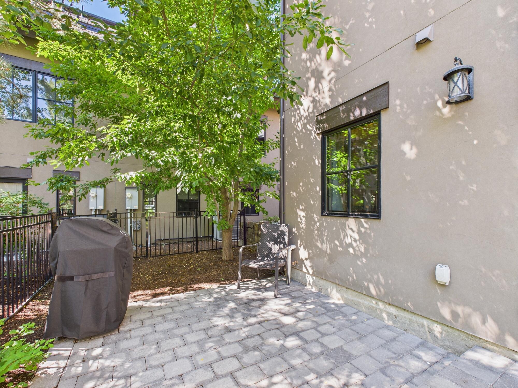 CAM03555G0-PR0090-STILL003