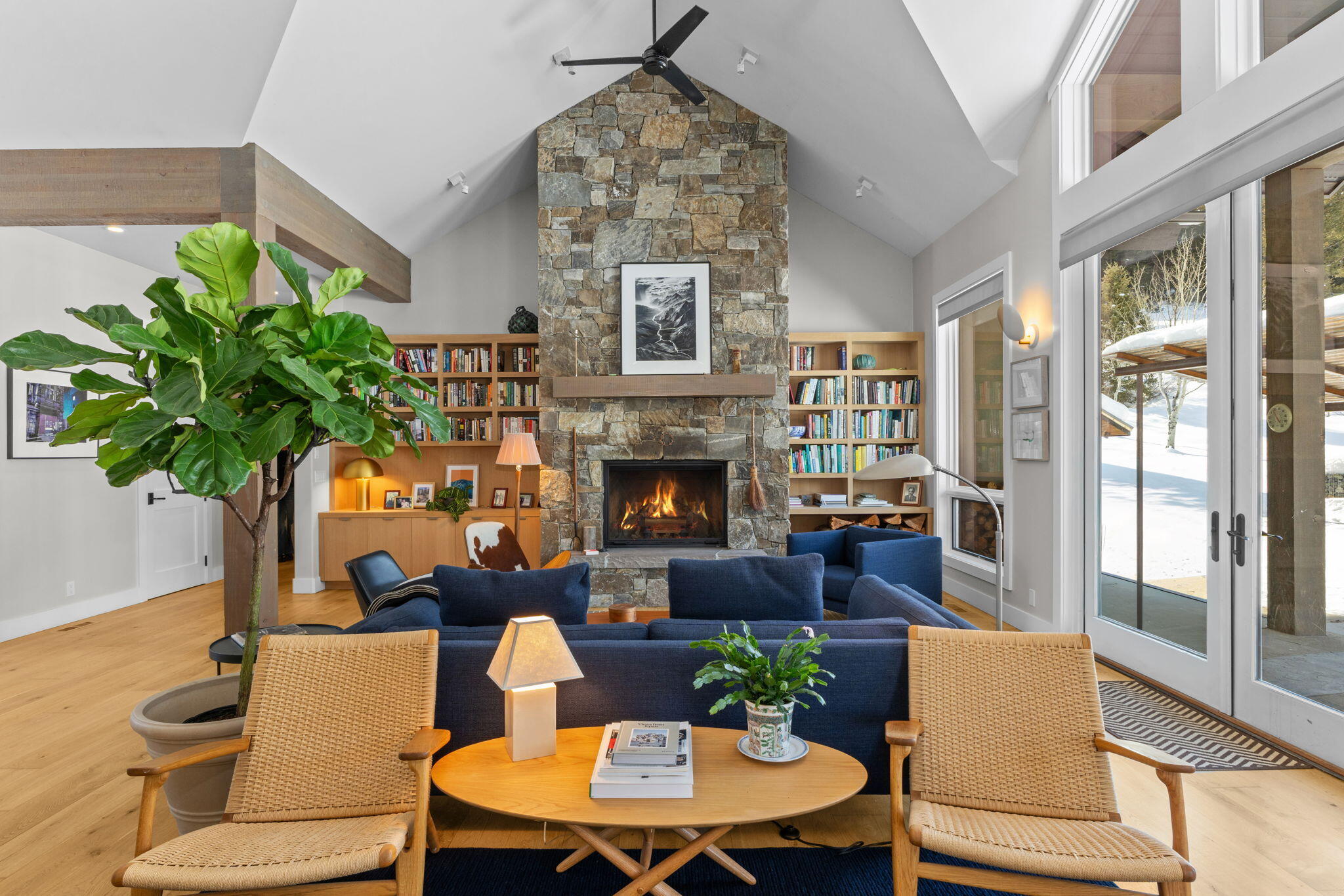 Great Room w/Fireplace