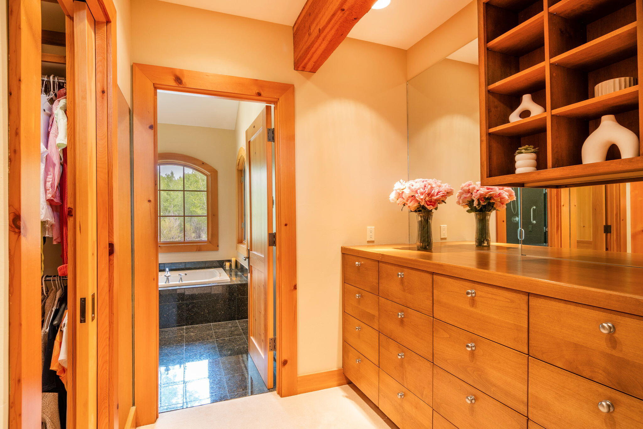 Blaine County, Idaho 83333, United States, 3 Bedrooms Bedrooms, ,4 BathroomsBathrooms,Residential,Active,235557