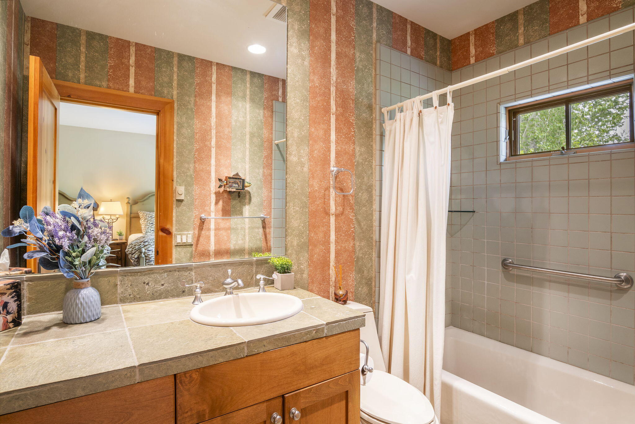 Blaine County, Idaho 83333, United States, 3 Bedrooms Bedrooms, ,4 BathroomsBathrooms,Residential,Active,235557