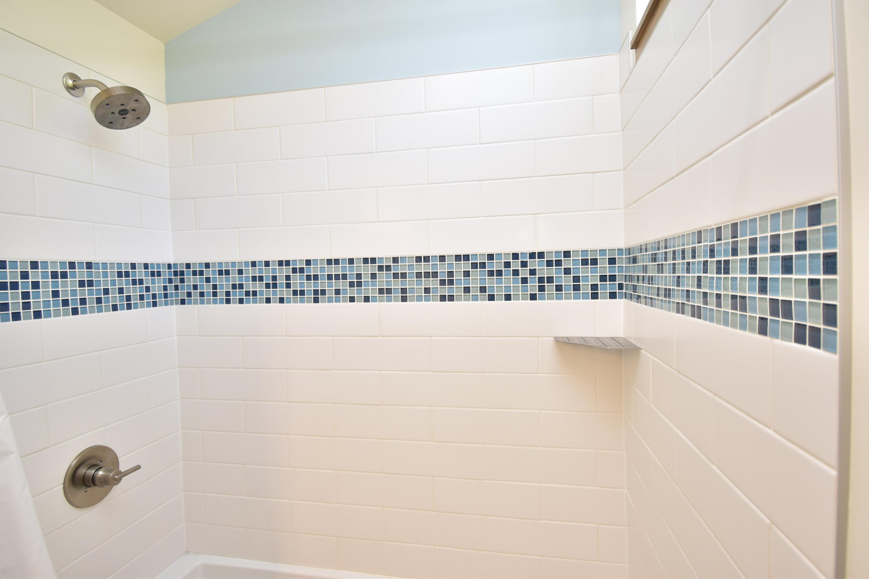 022_primary_bath_3_322