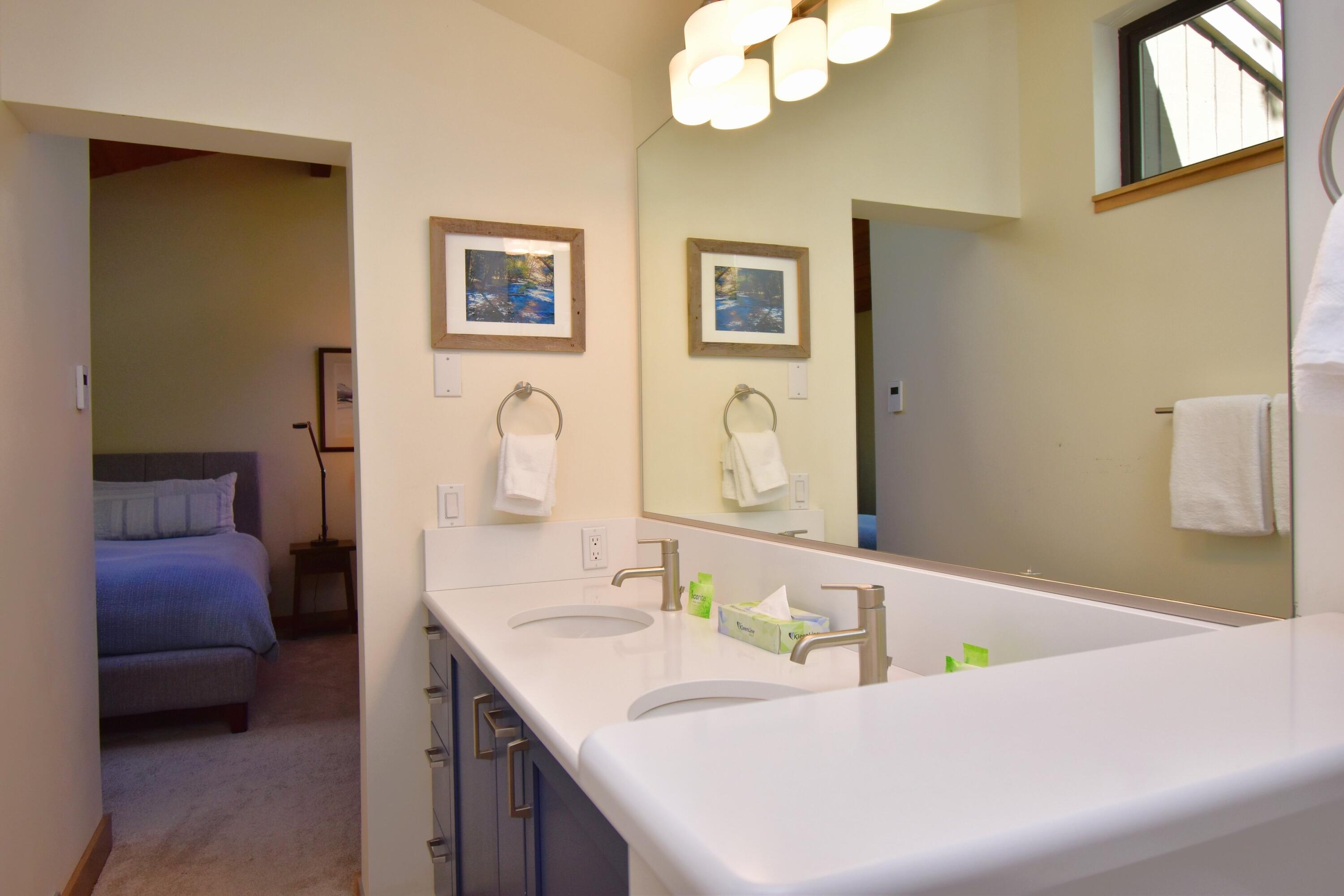 021_primary_bath_2_716