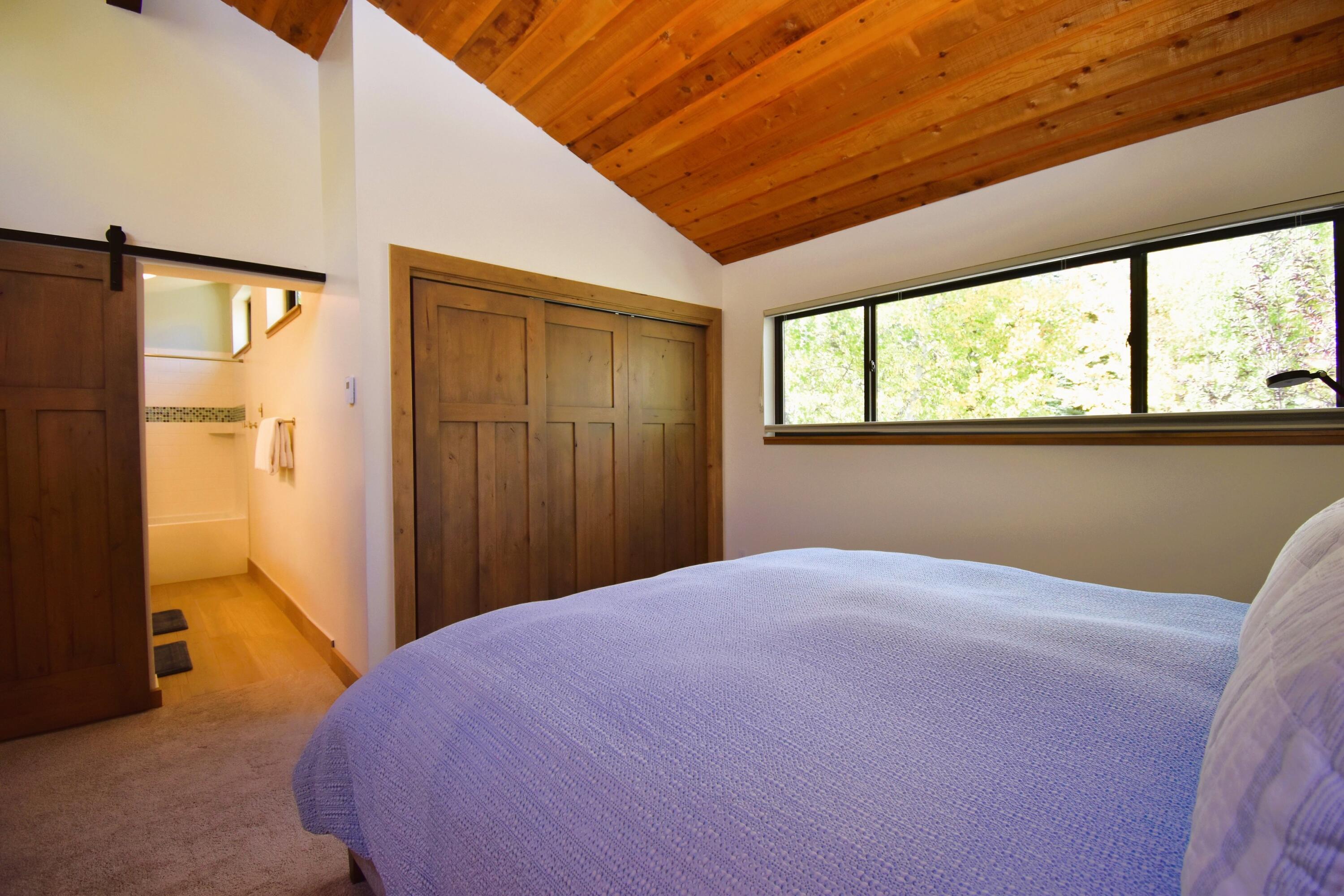 018_primary_bedroom_2_869