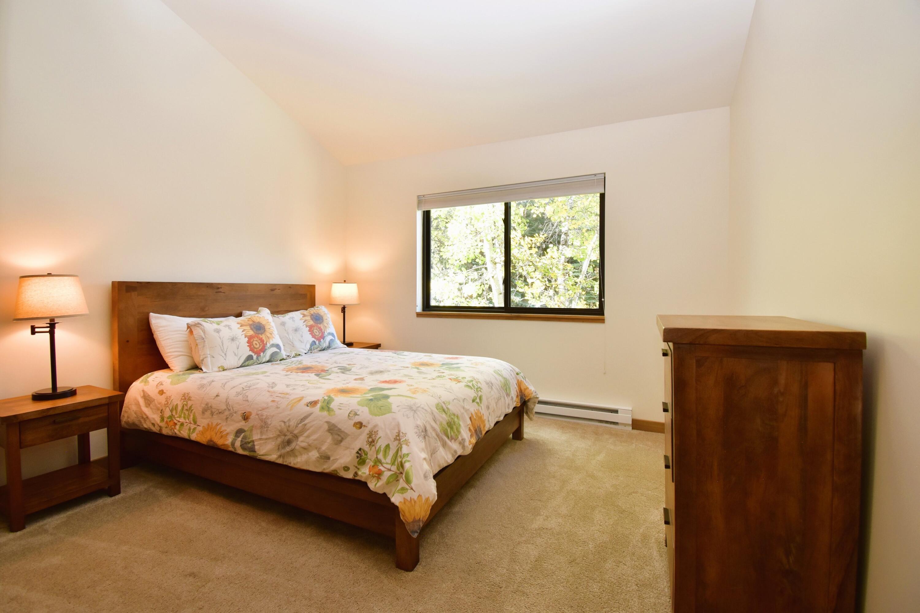 012_bedroom_first_floor_1_869