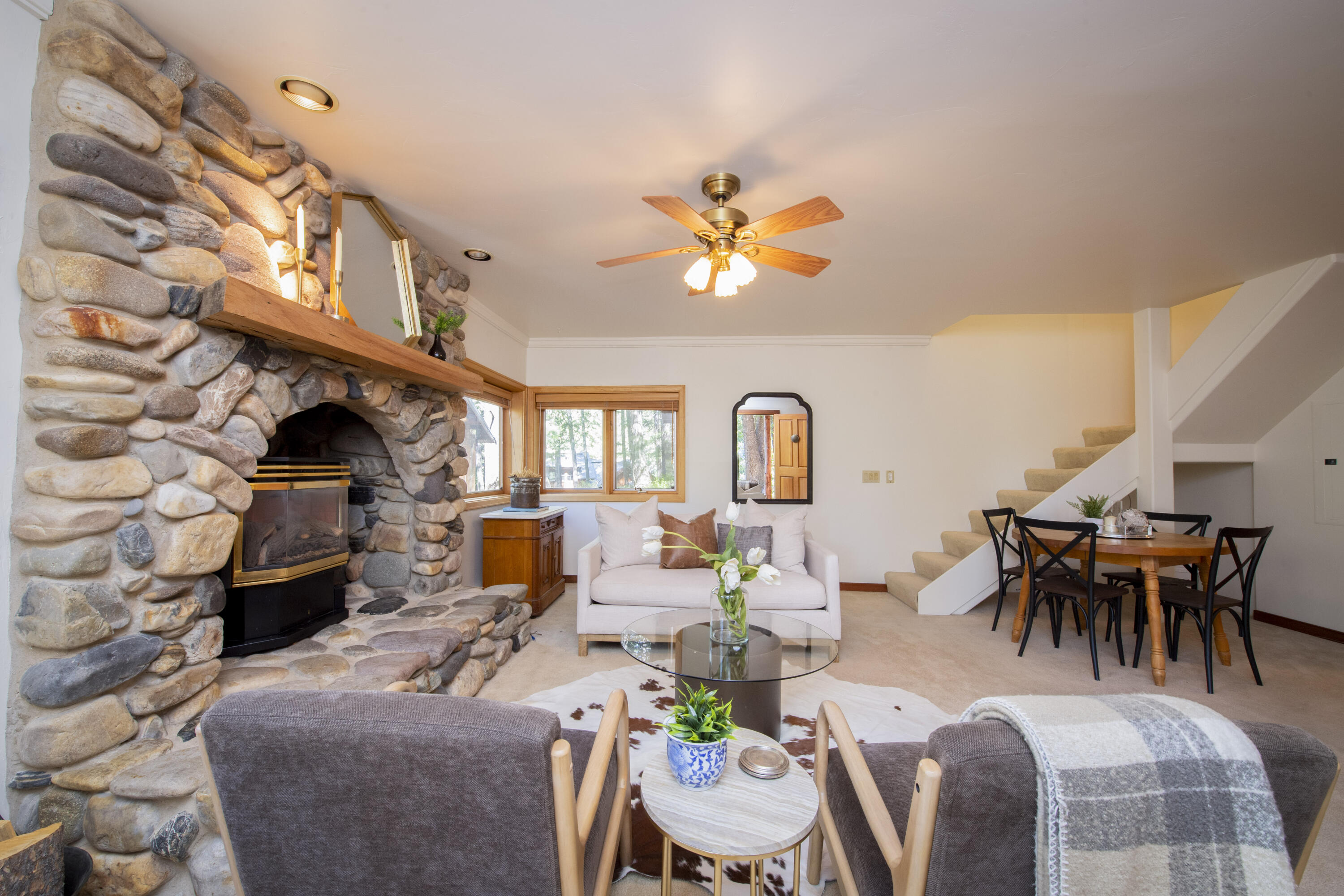 Blaine County, Idaho 83340, United States, 2 Bedrooms Bedrooms, ,2 BathroomsBathrooms,Residential,Pending,70152