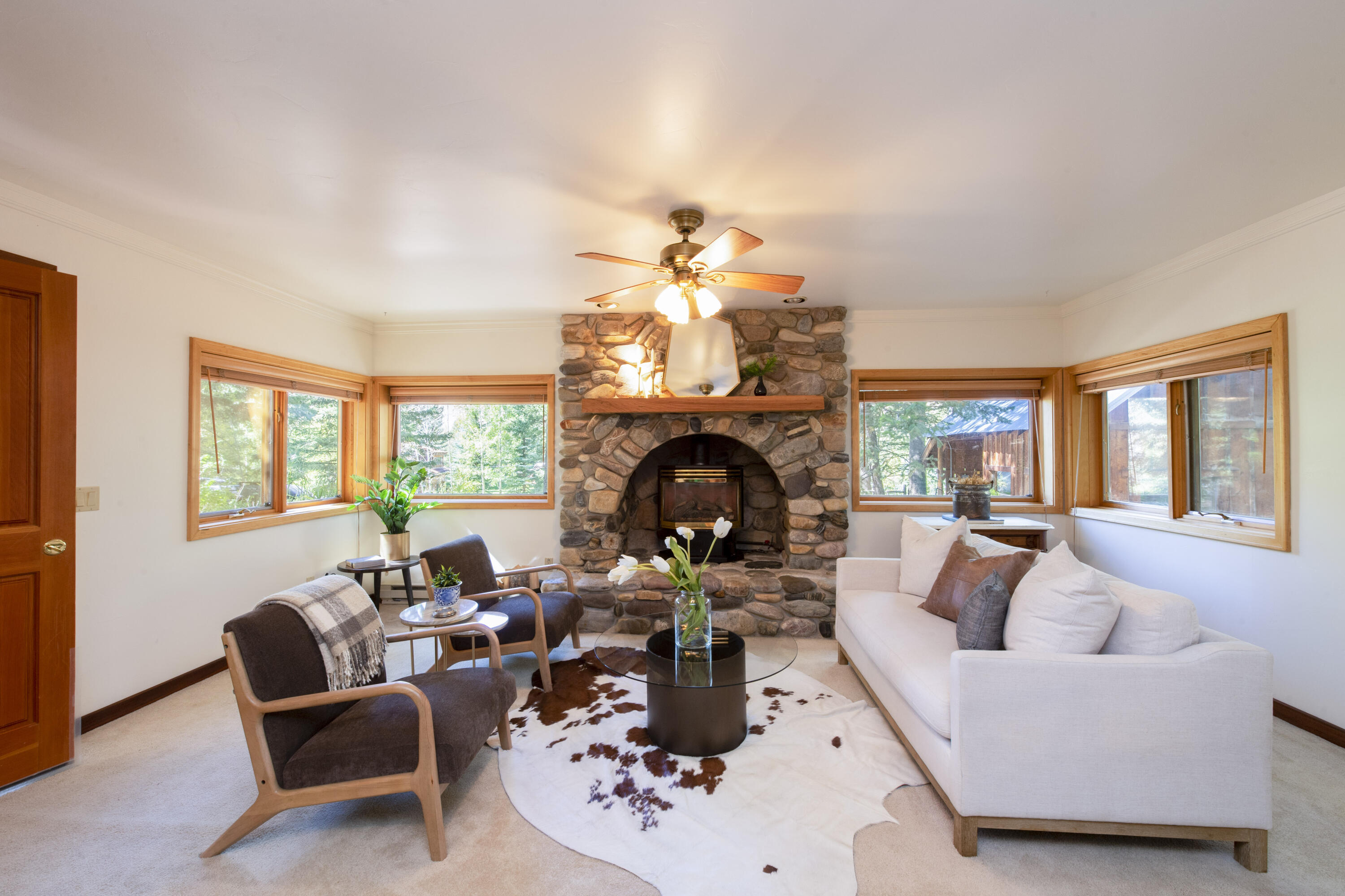 Blaine County, Idaho 83340, United States, 2 Bedrooms Bedrooms, ,2 BathroomsBathrooms,Residential,Pending,70152