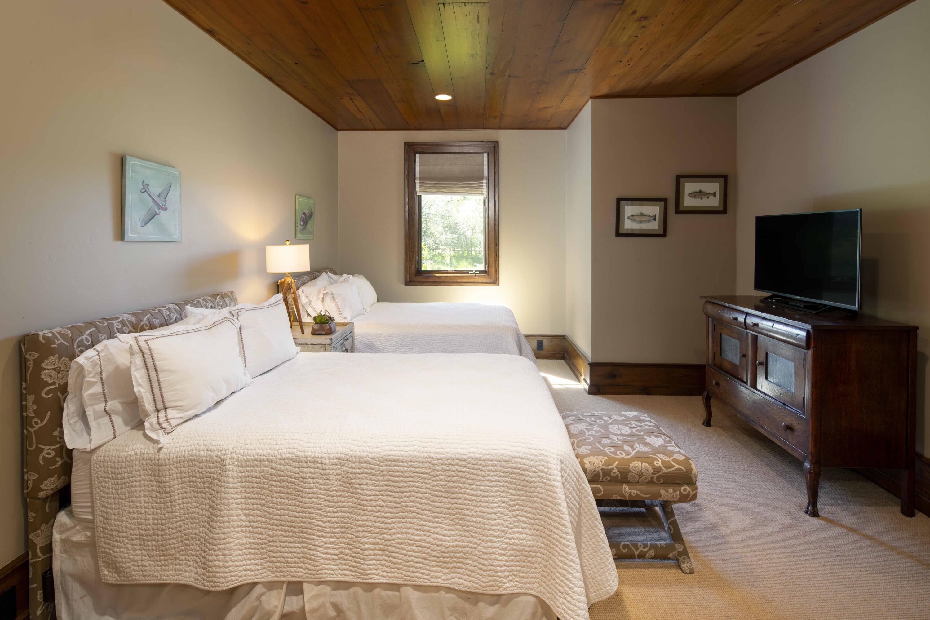 Main Floor Guest Suite 1