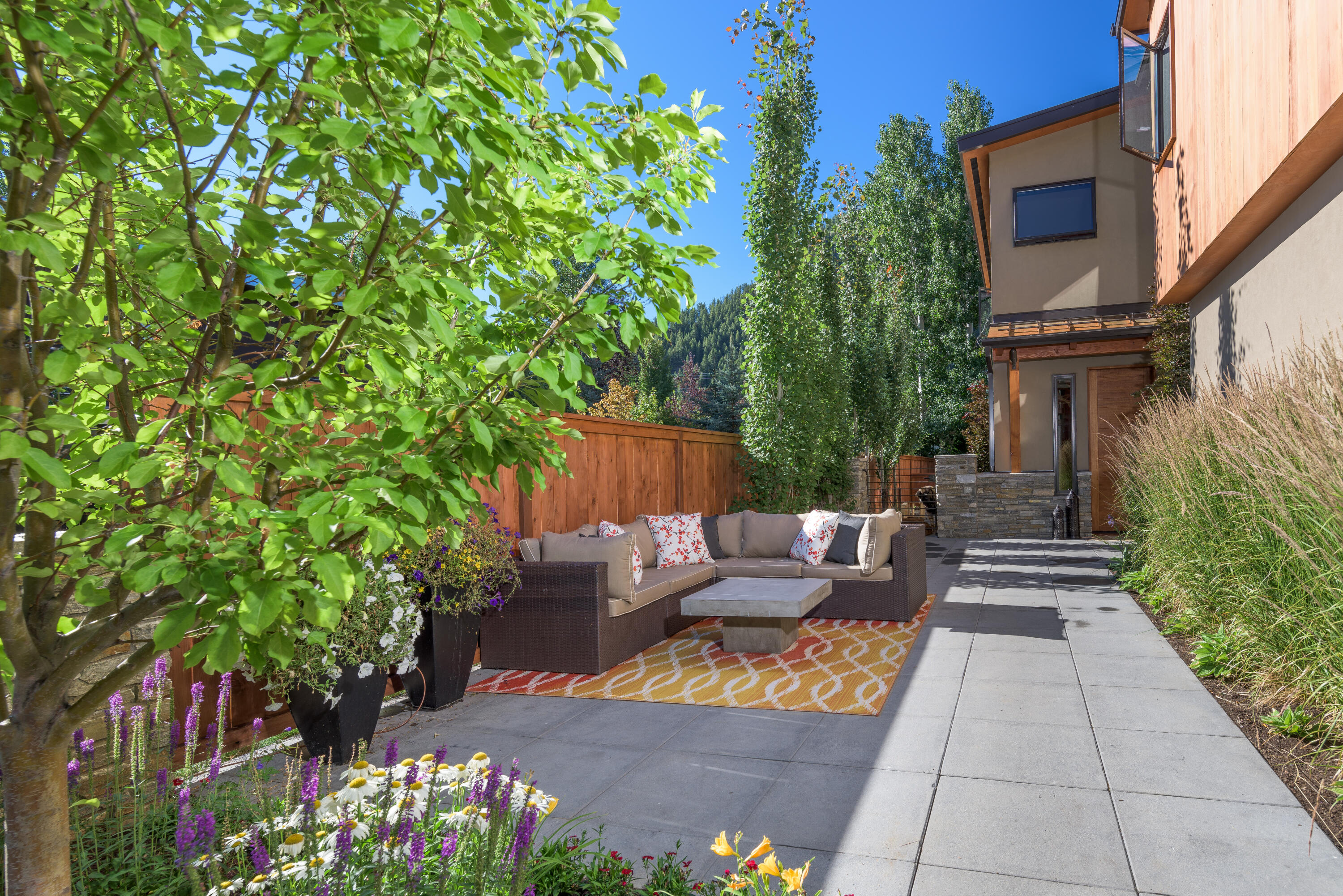 Ketchum, Idaho 83340, United States, 4 Bedrooms Bedrooms, ,3 BathroomsBathrooms,Residential,Pending,50635