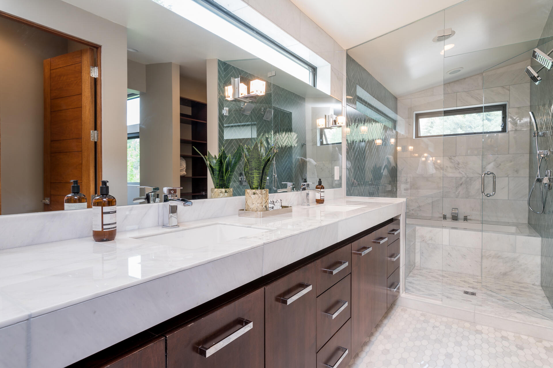 Ketchum, Idaho 83340, United States, 4 Bedrooms Bedrooms, ,3 BathroomsBathrooms,Residential,Pending,50635