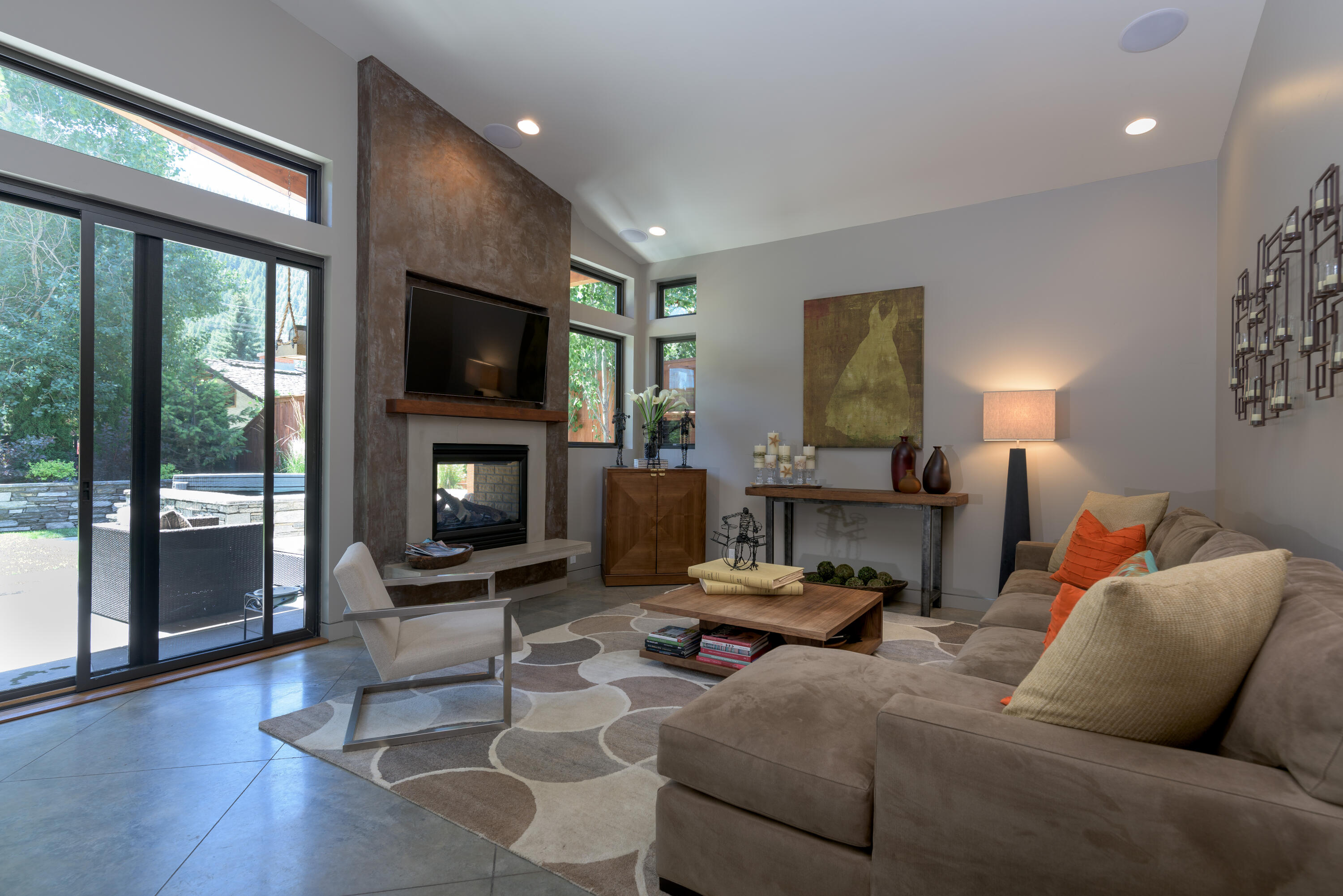 Ketchum, Idaho 83340, United States, 4 Bedrooms Bedrooms, ,3 BathroomsBathrooms,Residential,Pending,50635