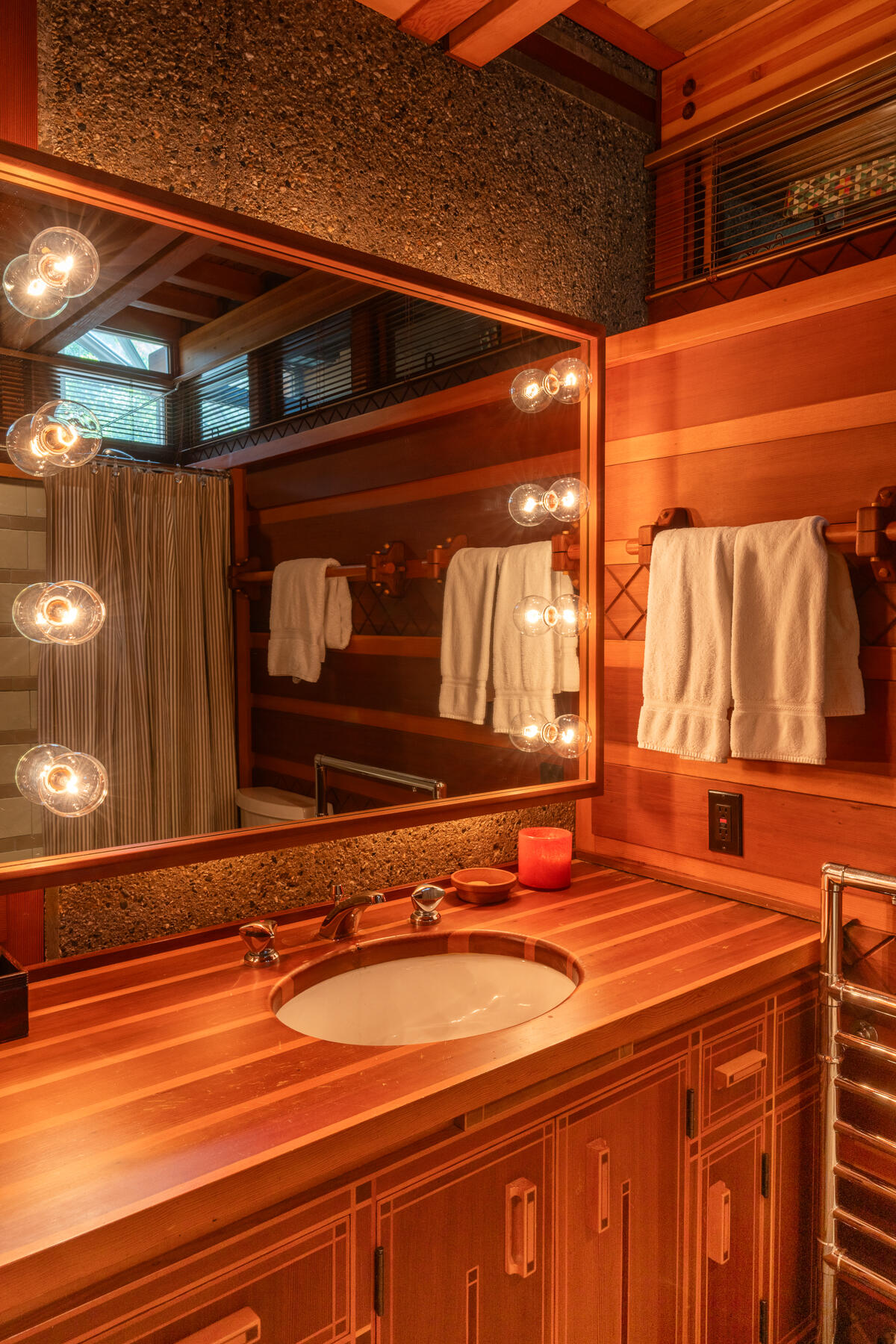 Fourth bedroom ensuite bathroom