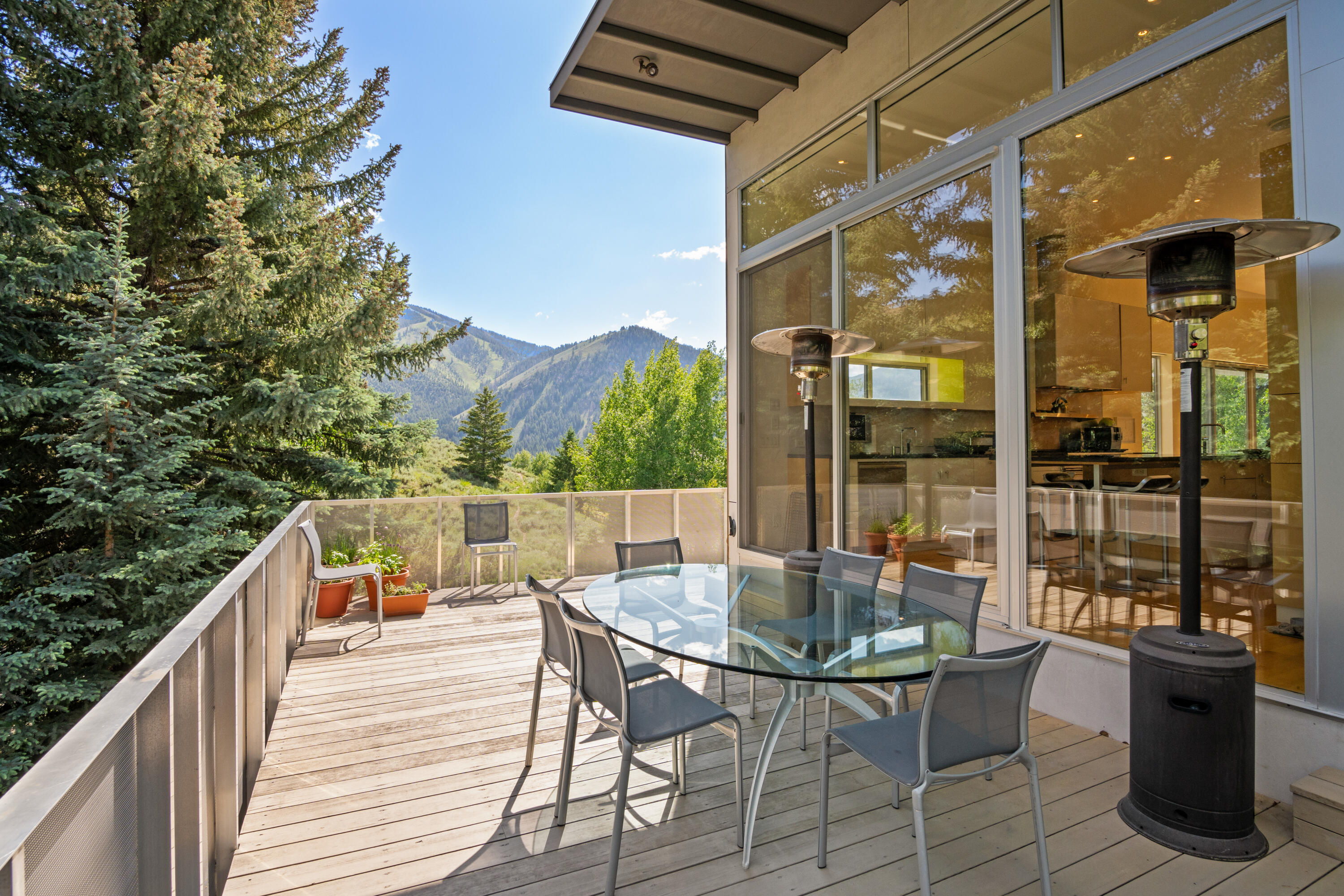 Top level deck off kitchen