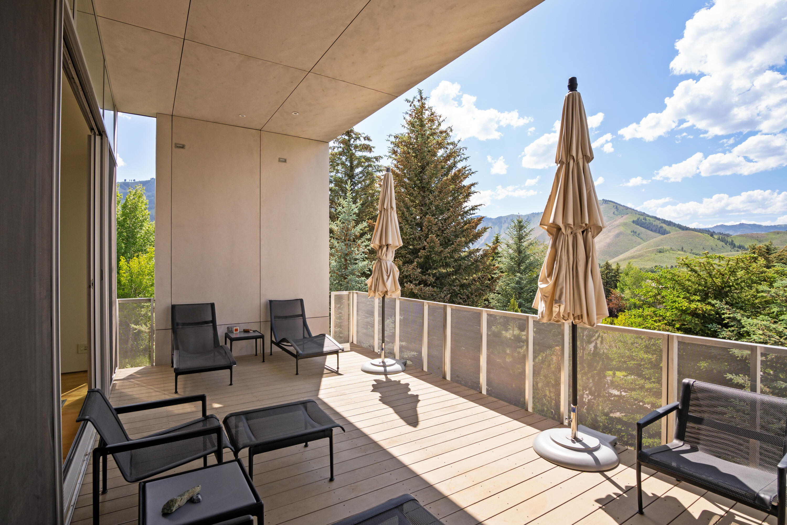 Top level Deck
