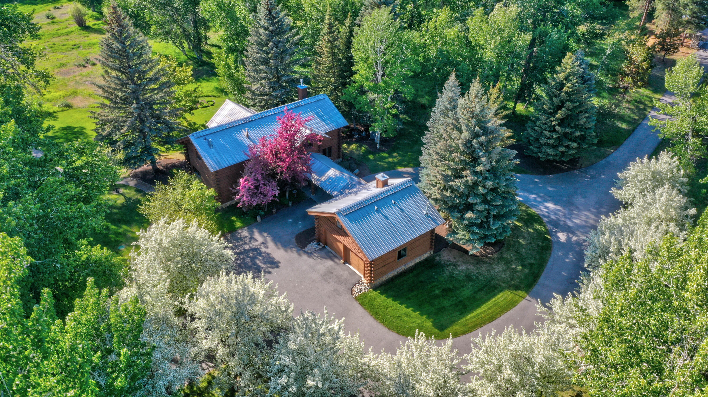 1301 Glen Aspen Dr, Bellevue, Idaho image 1
