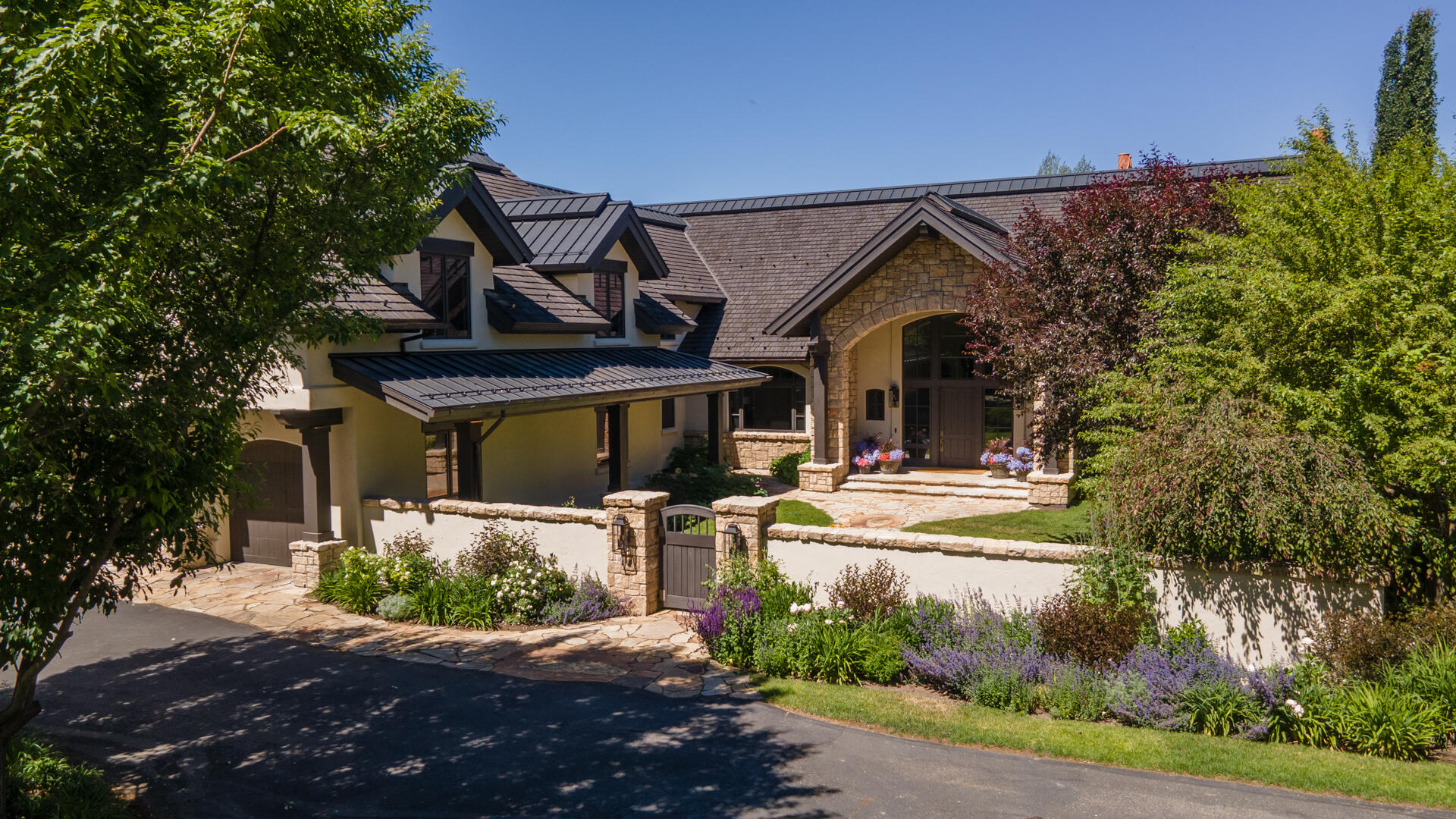 Blaine County, Idaho 83333, United States, 4 Bedrooms Bedrooms, ,5 BathroomsBathrooms,Residential,Active,165525