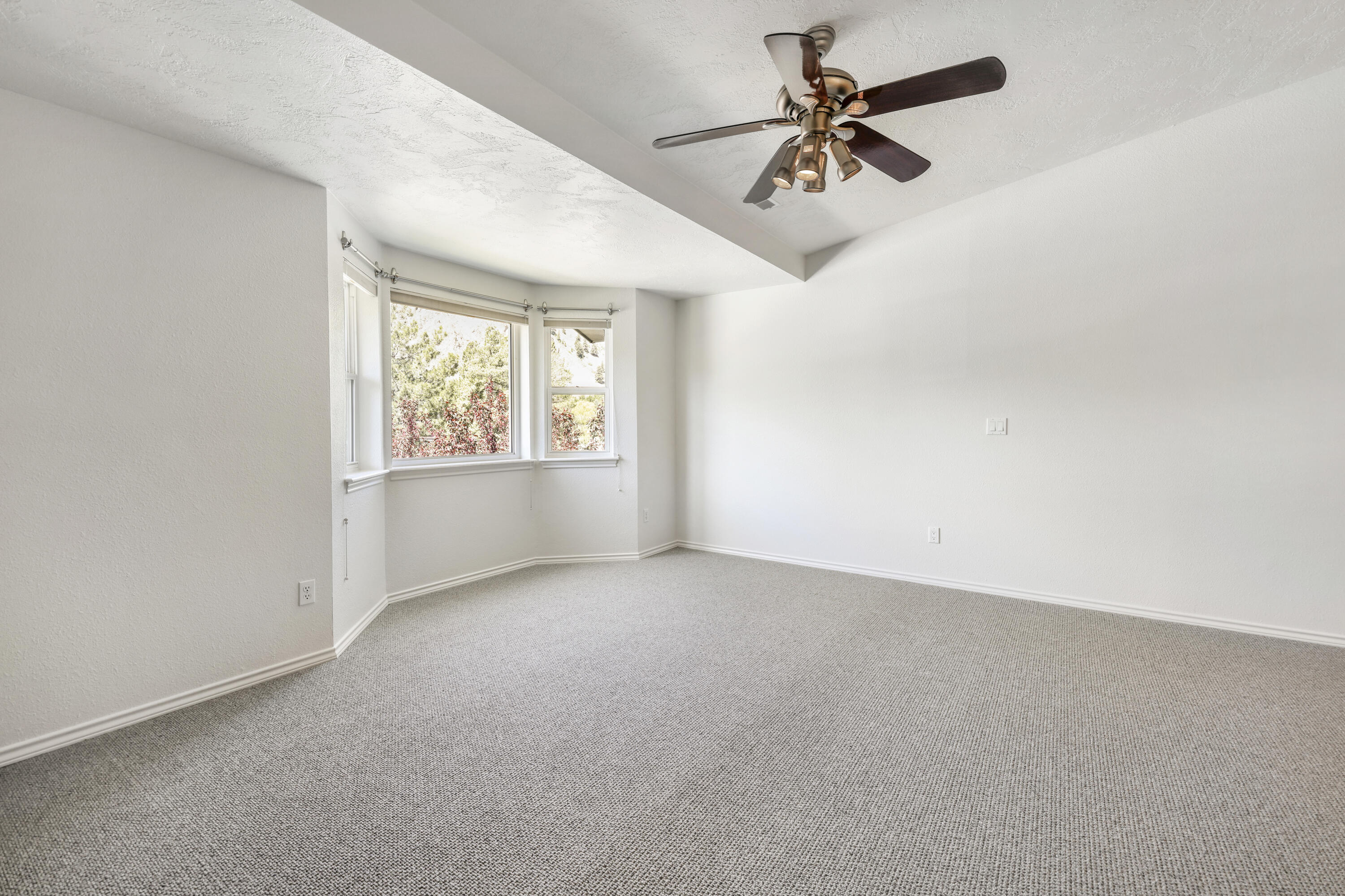 Hailey, Idaho 83333, United States, 2 Bedrooms Bedrooms, ,2 BathroomsBathrooms,Residential,Pending,56138