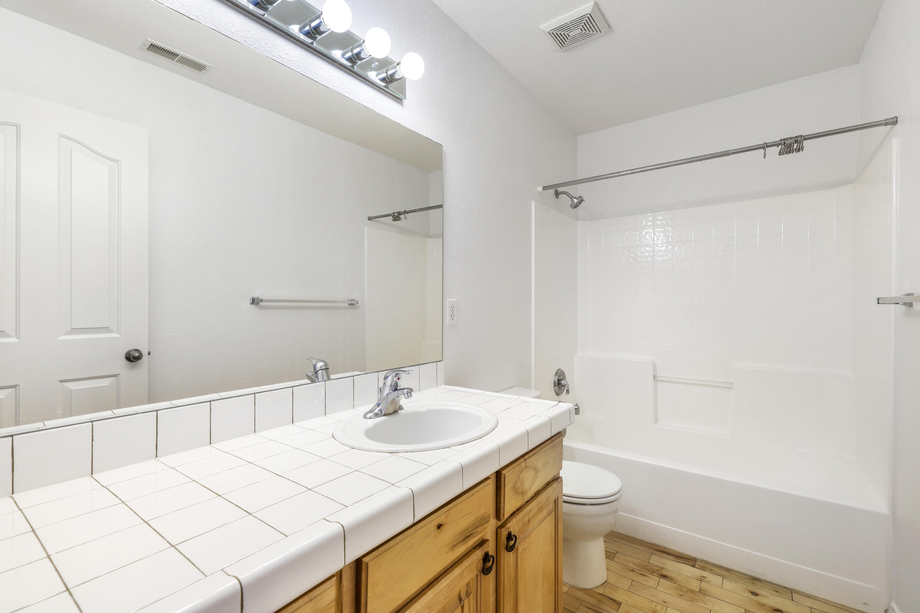 Hailey, Idaho 83333, United States, 2 Bedrooms Bedrooms, ,2 BathroomsBathrooms,Residential,Pending,56138