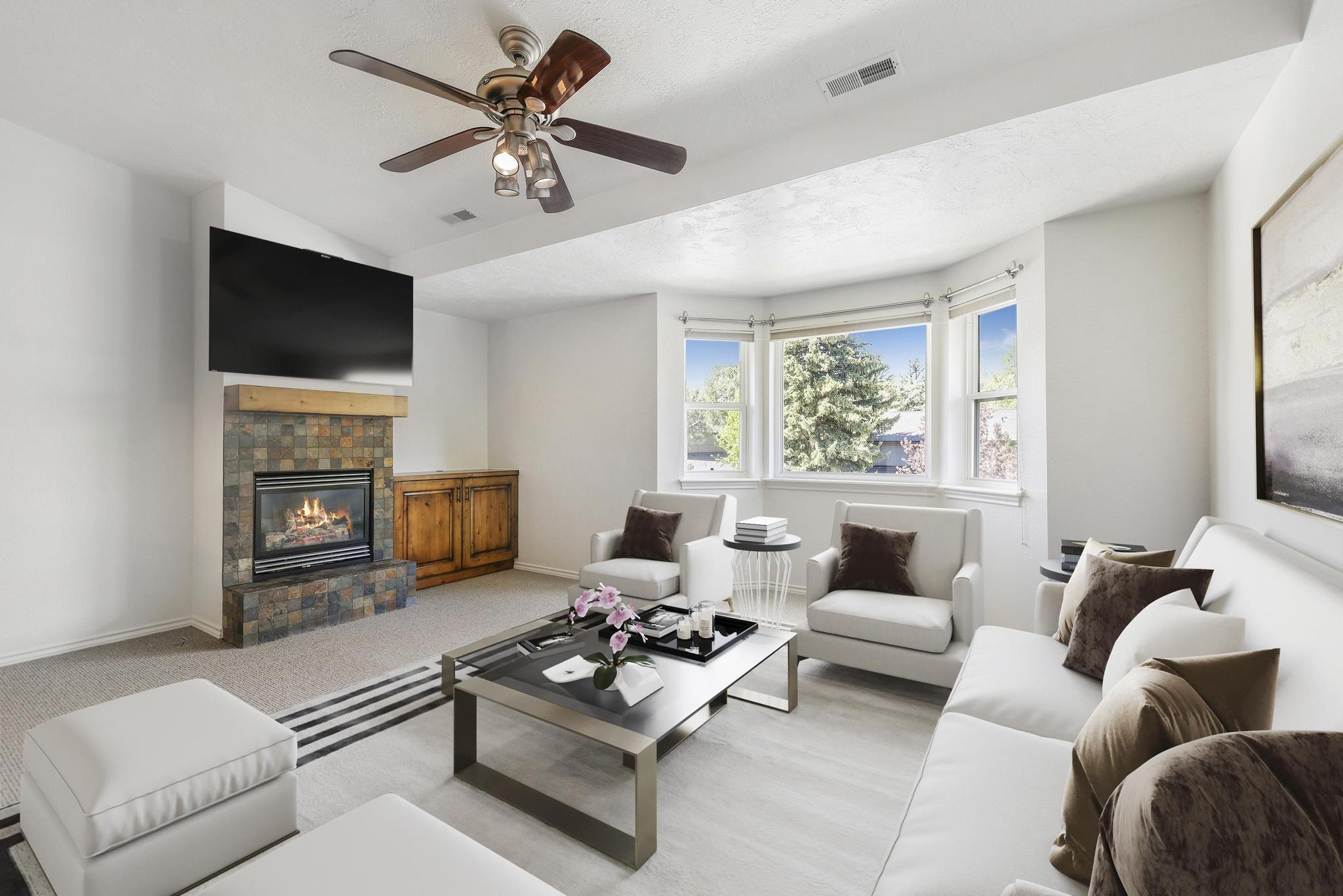 Hailey, Idaho 83333, United States, 2 Bedrooms Bedrooms, ,2 BathroomsBathrooms,Residential,Pending,56138