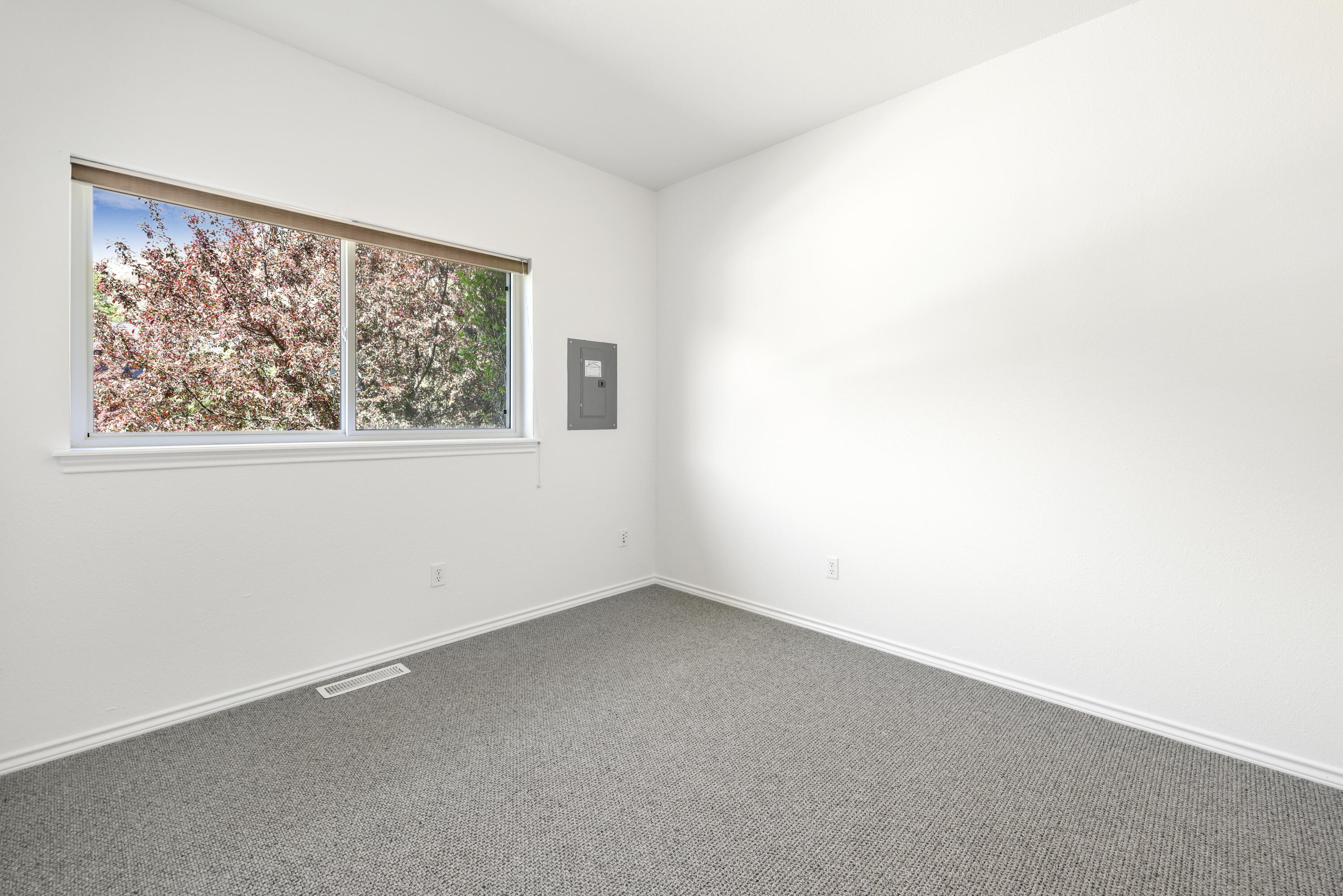 Hailey, Idaho 83333, United States, 2 Bedrooms Bedrooms, ,2 BathroomsBathrooms,Residential,Pending,56138