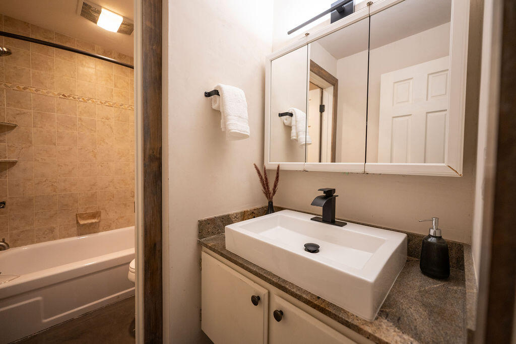 Ground Floor Bathroom H