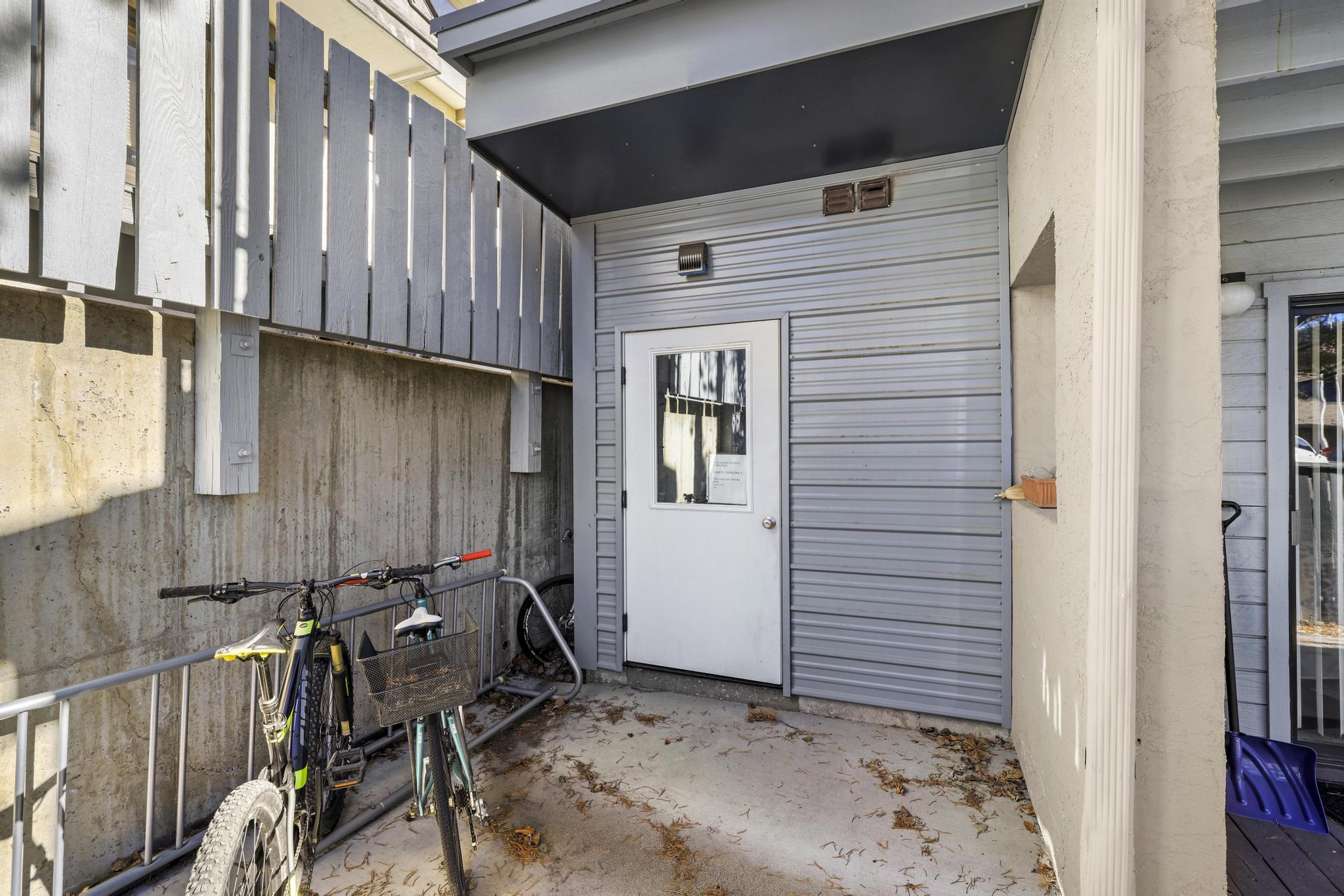 Laundry Room attached to 460