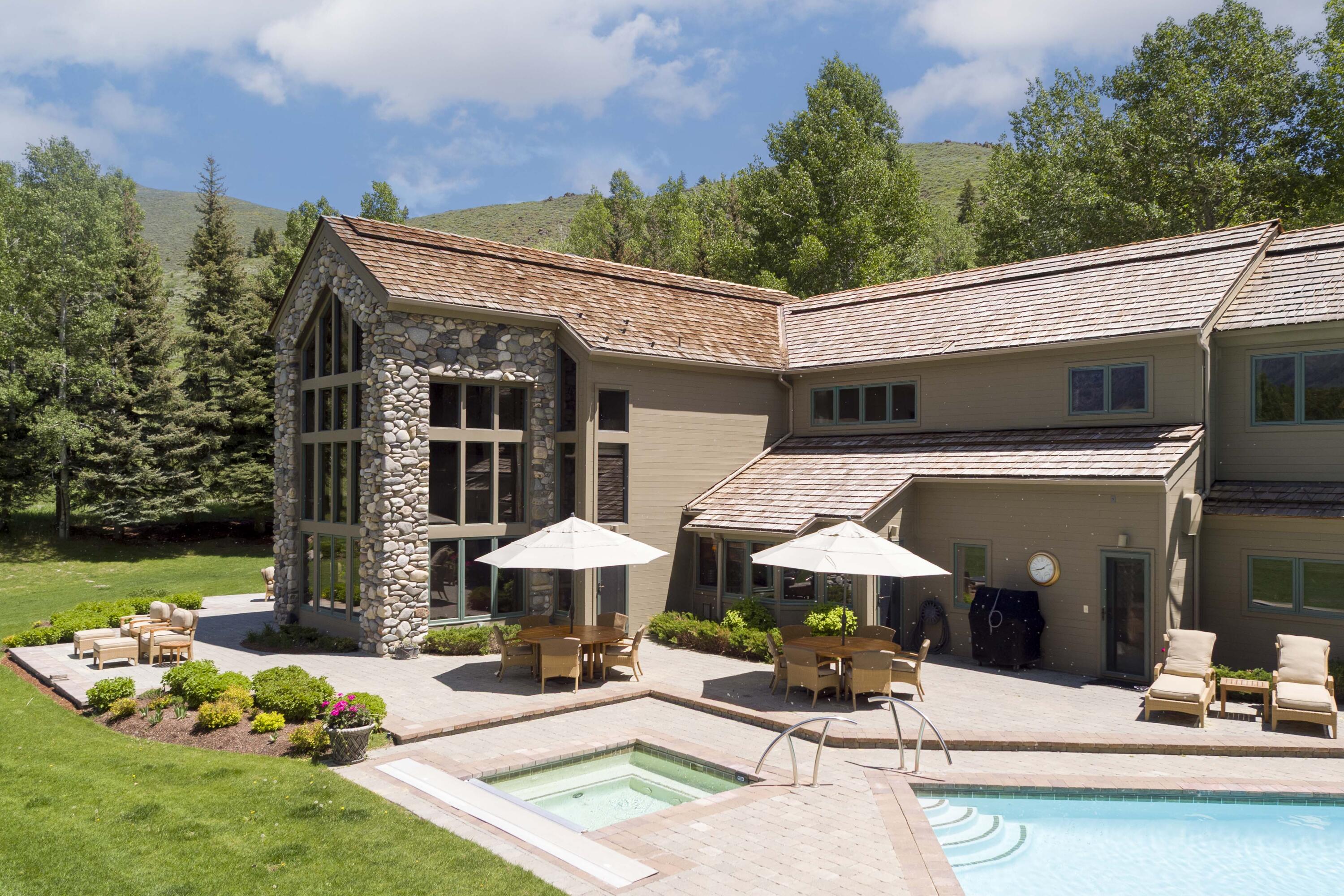 Pool, hot tub and deck