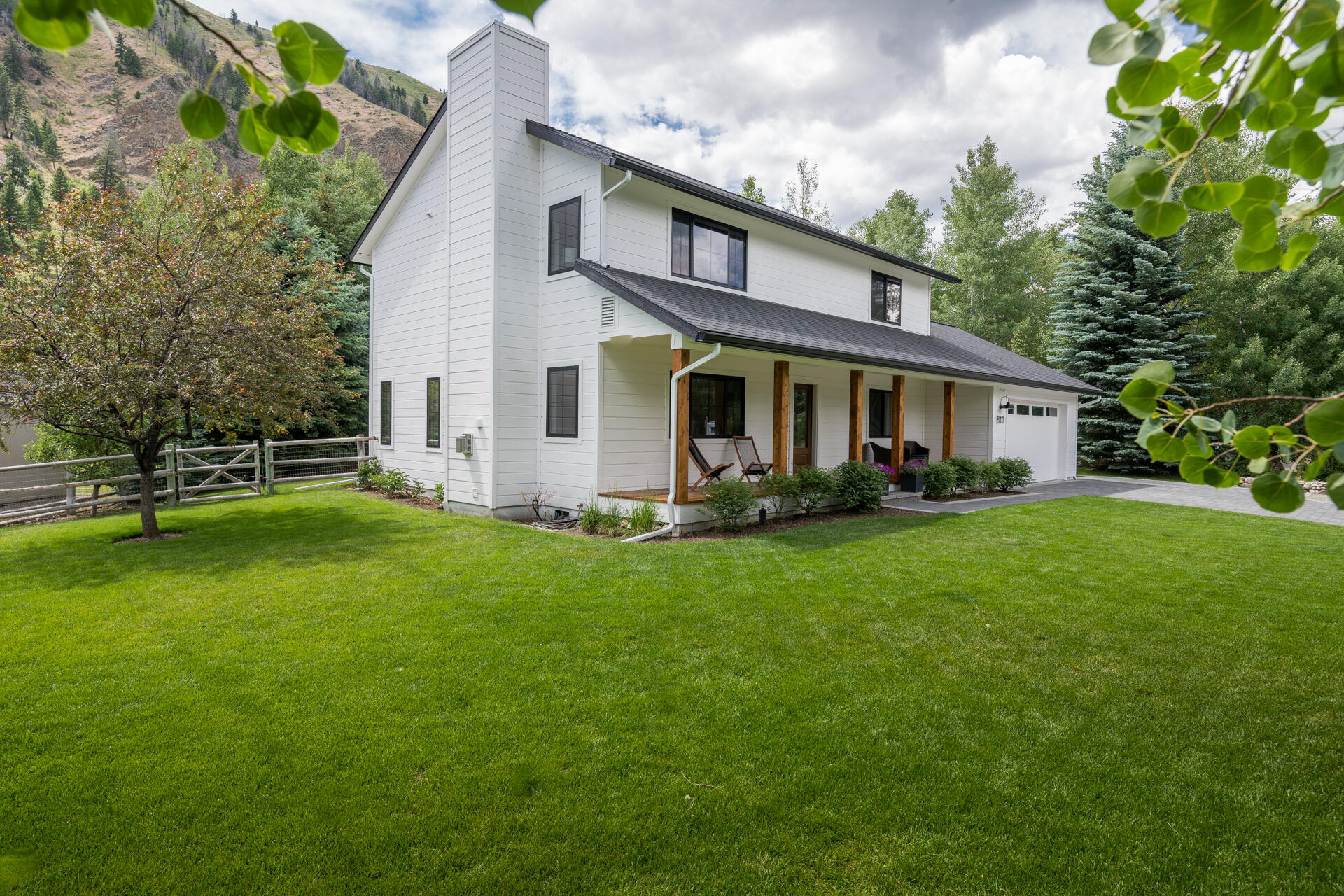 811 Angela Dr, Hailey, Idaho image 3