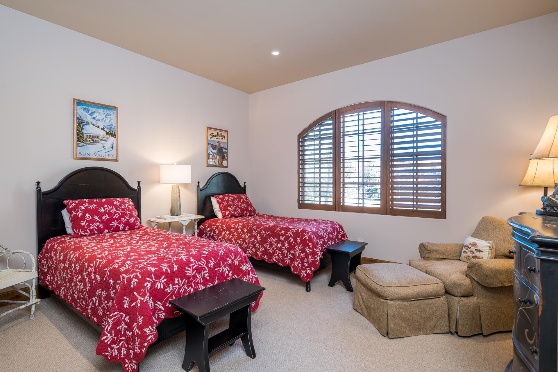 Blaine County, Idaho 83333, United States, 5 Bedrooms Bedrooms, ,6 BathroomsBathrooms,Residential,Pending,68411