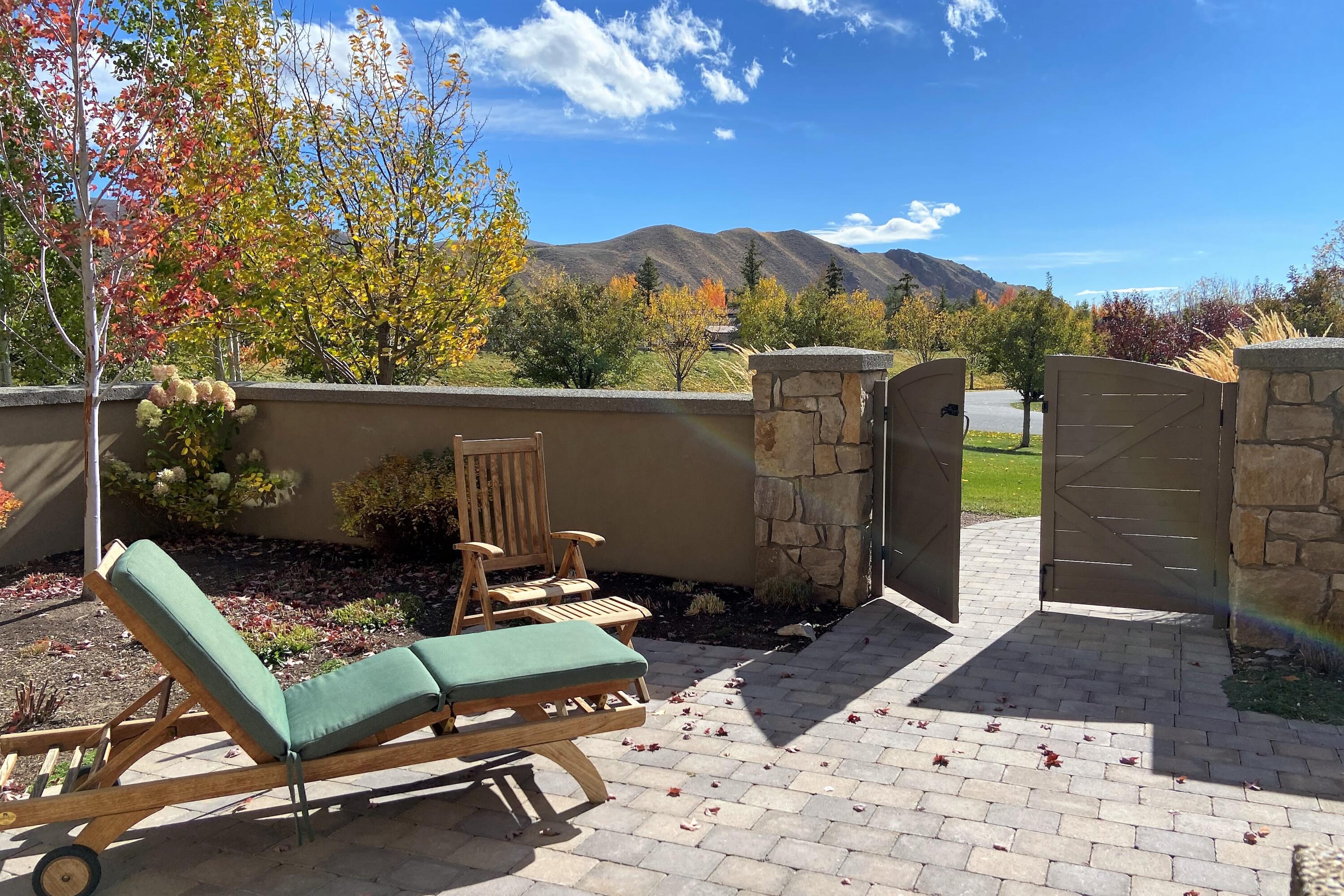 Blaine County, Idaho 83333, United States, 5 Bedrooms Bedrooms, ,6 BathroomsBathrooms,Residential,Pending,68411